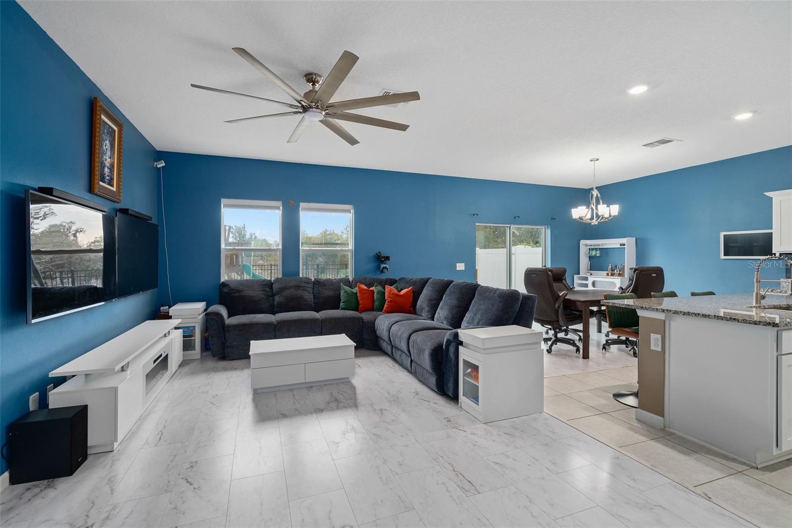 2336 LITCHFIELD LOOP