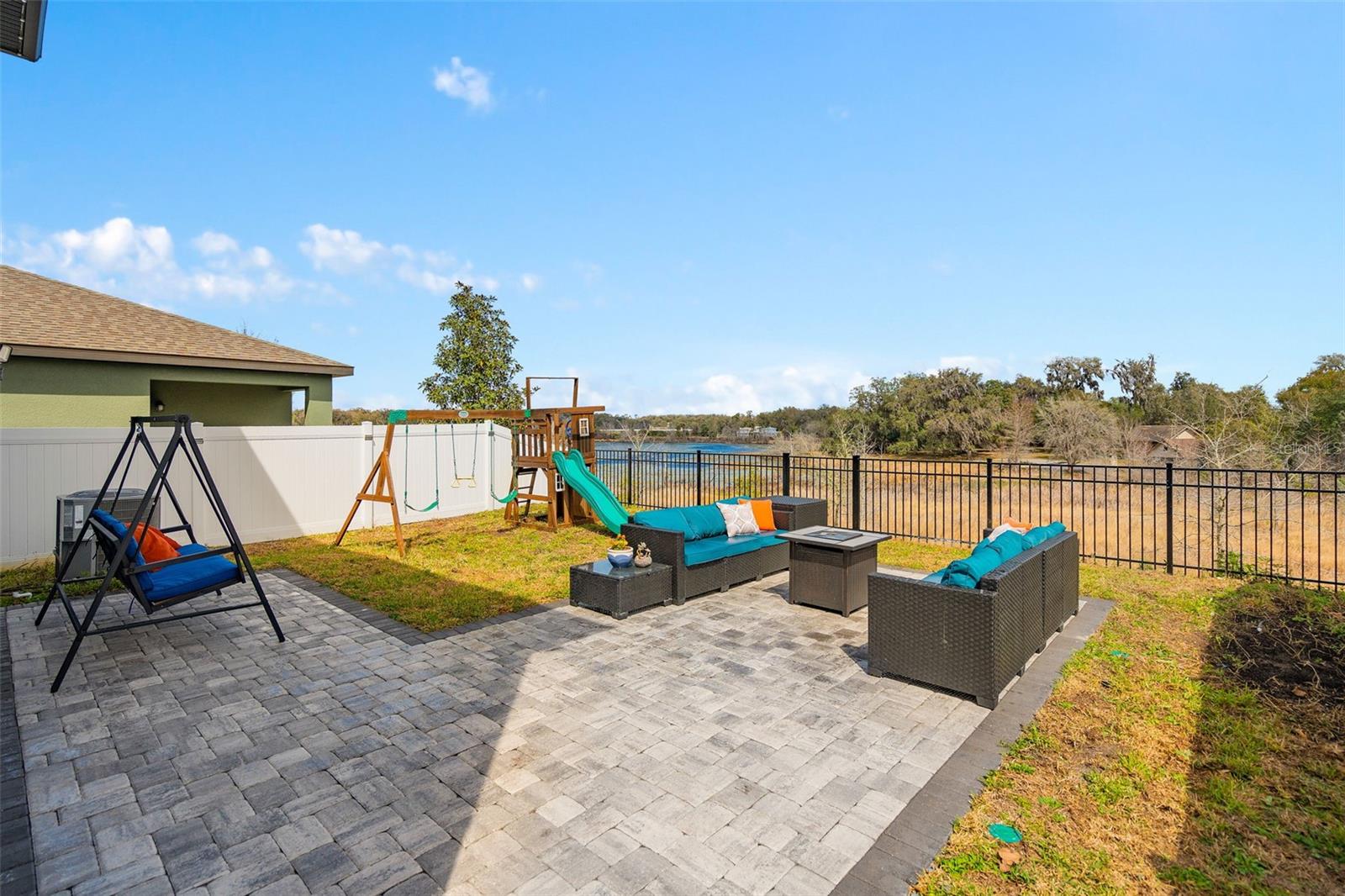 2336 LITCHFIELD LOOP