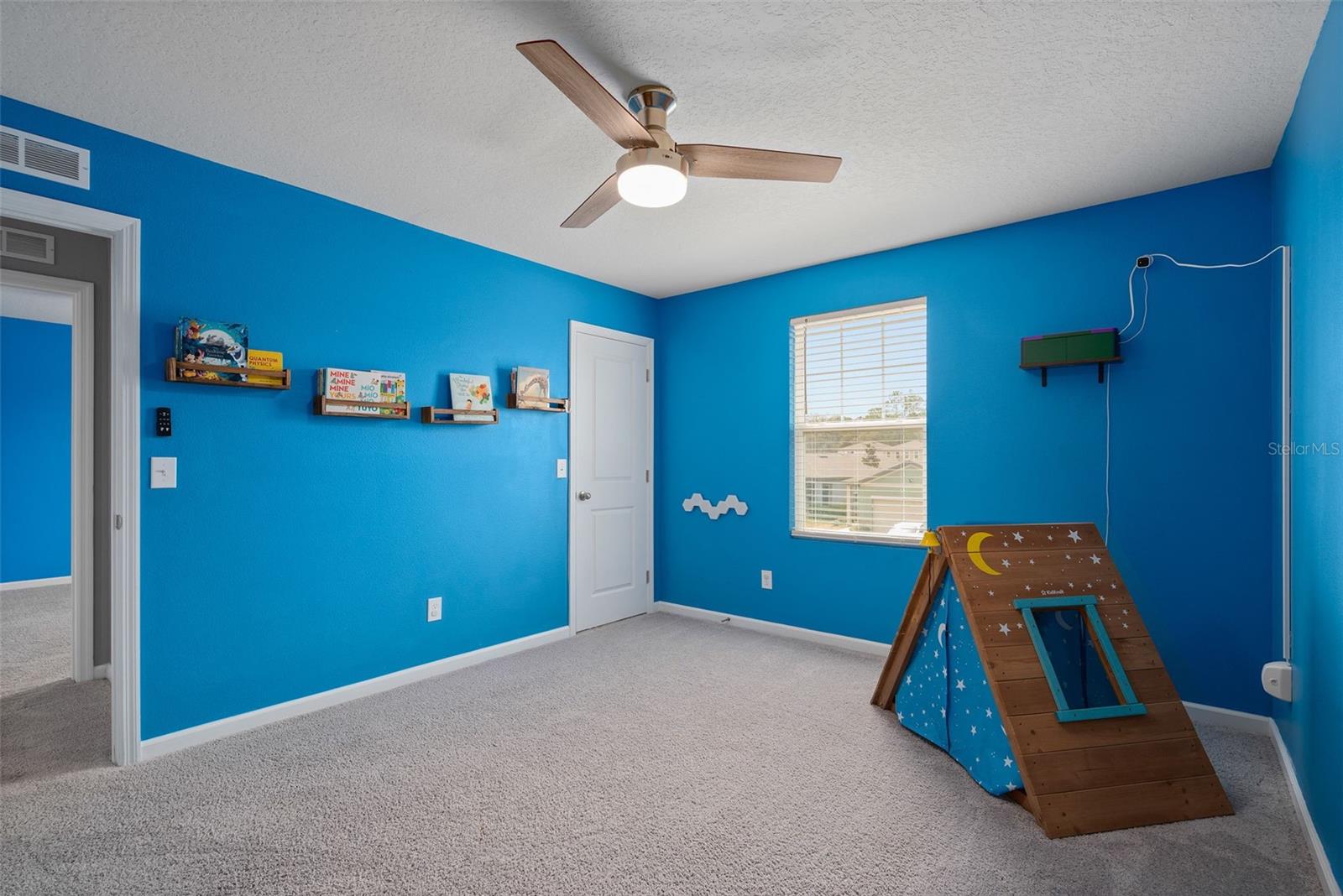 2336 LITCHFIELD LOOP