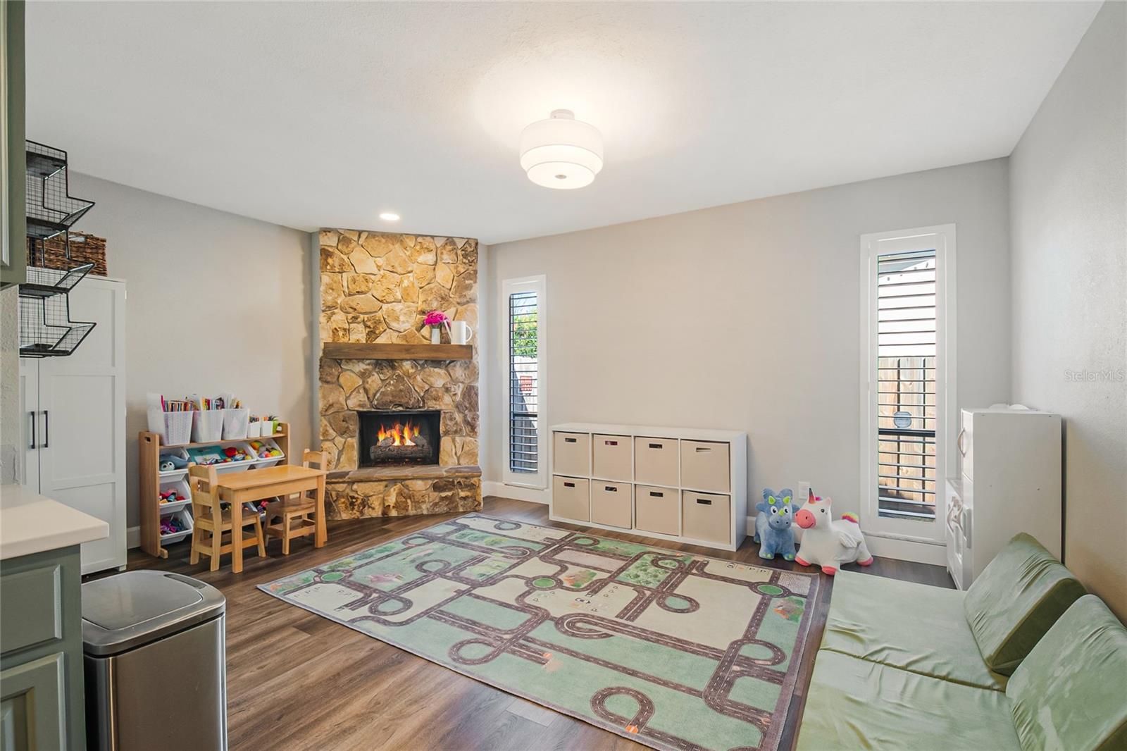 123 E CUMBERLAND CIR