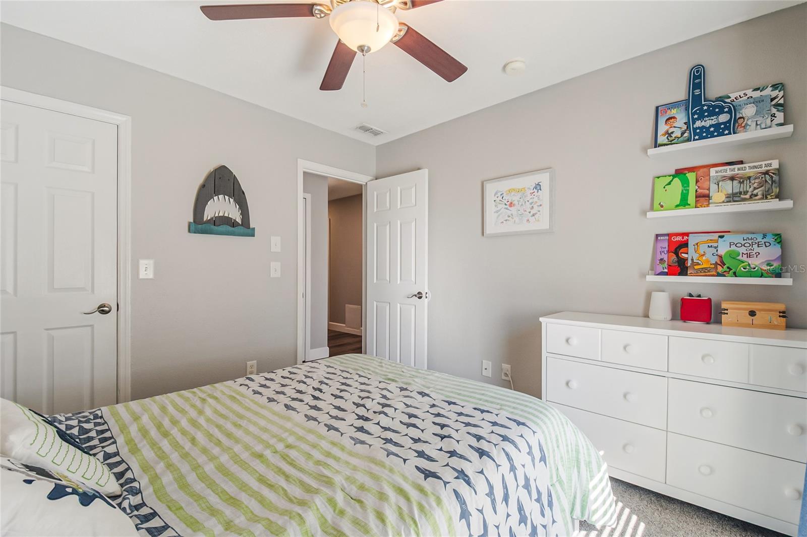 123 E CUMBERLAND CIR