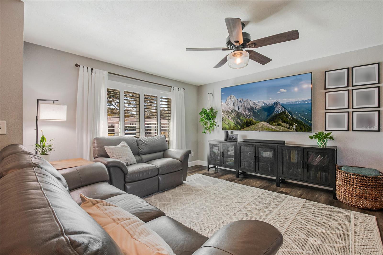 123 E CUMBERLAND CIR