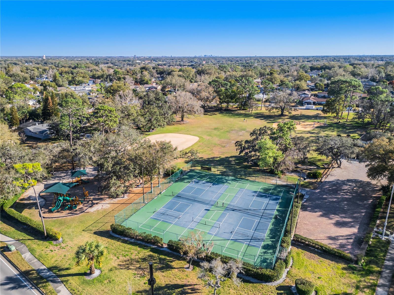 123 E CUMBERLAND CIR