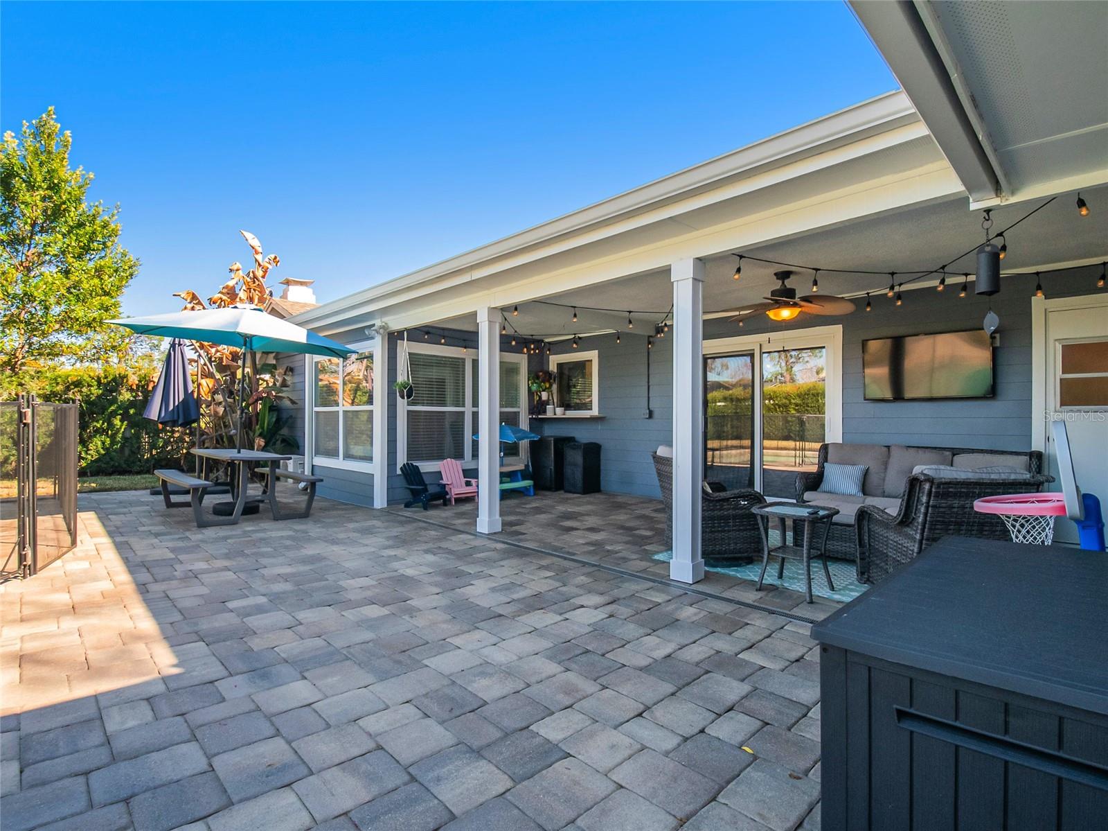 123 E CUMBERLAND CIR