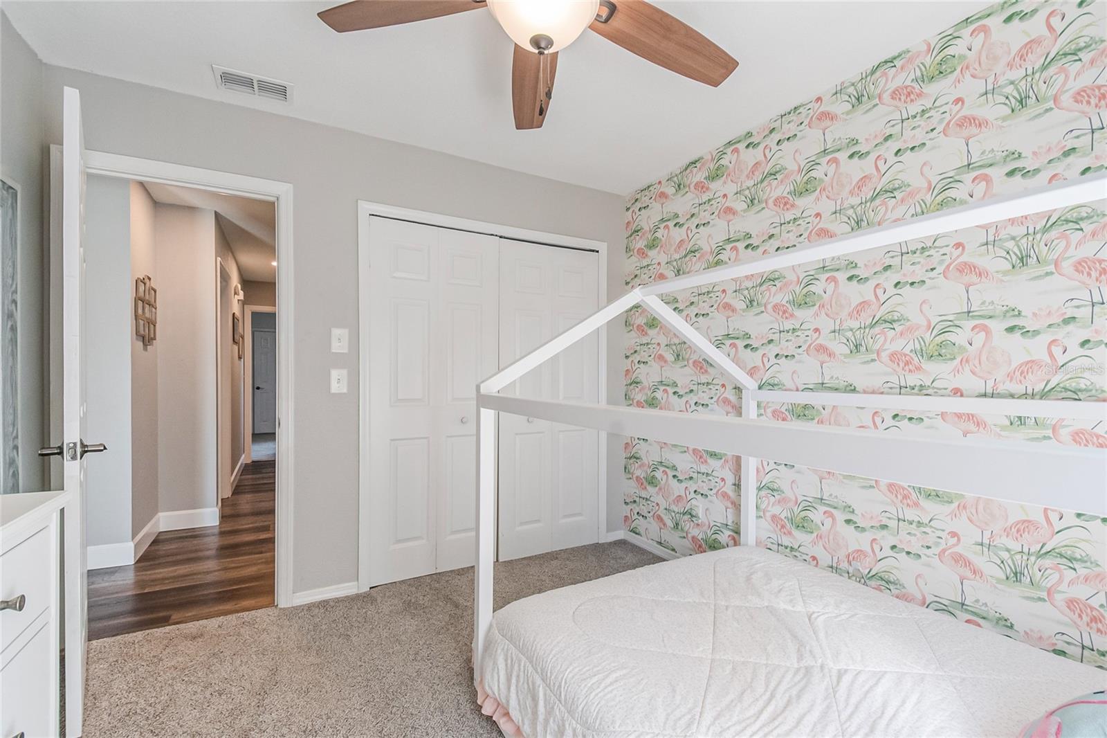 123 E CUMBERLAND CIR