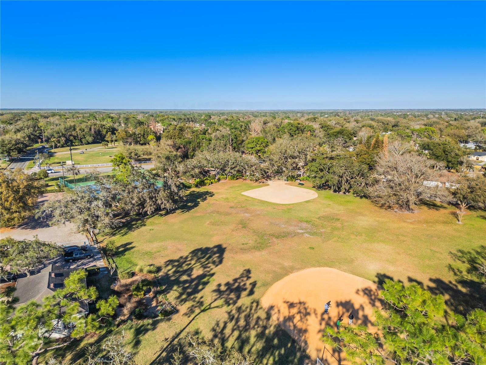 123 E CUMBERLAND CIR