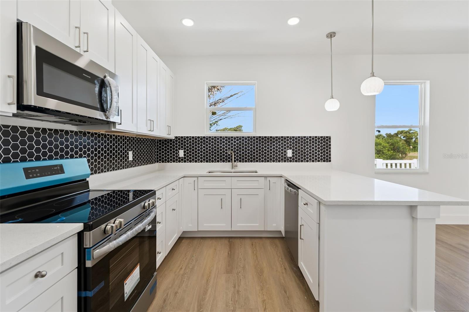 2713 SAN LUIS RD
