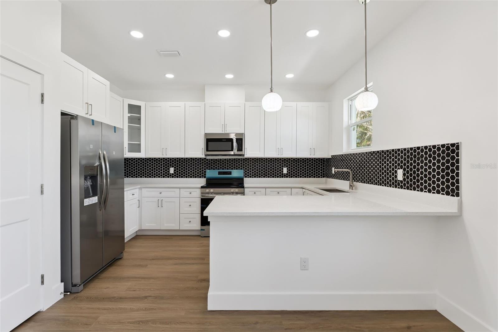 2713 SAN LUIS RD
