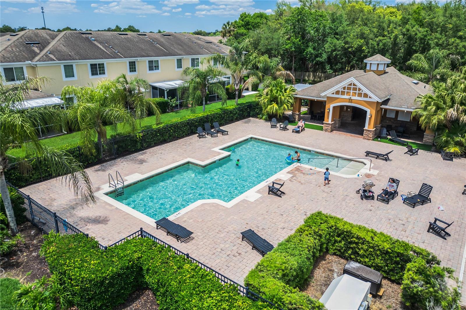 2775 RIVER LANDING DR