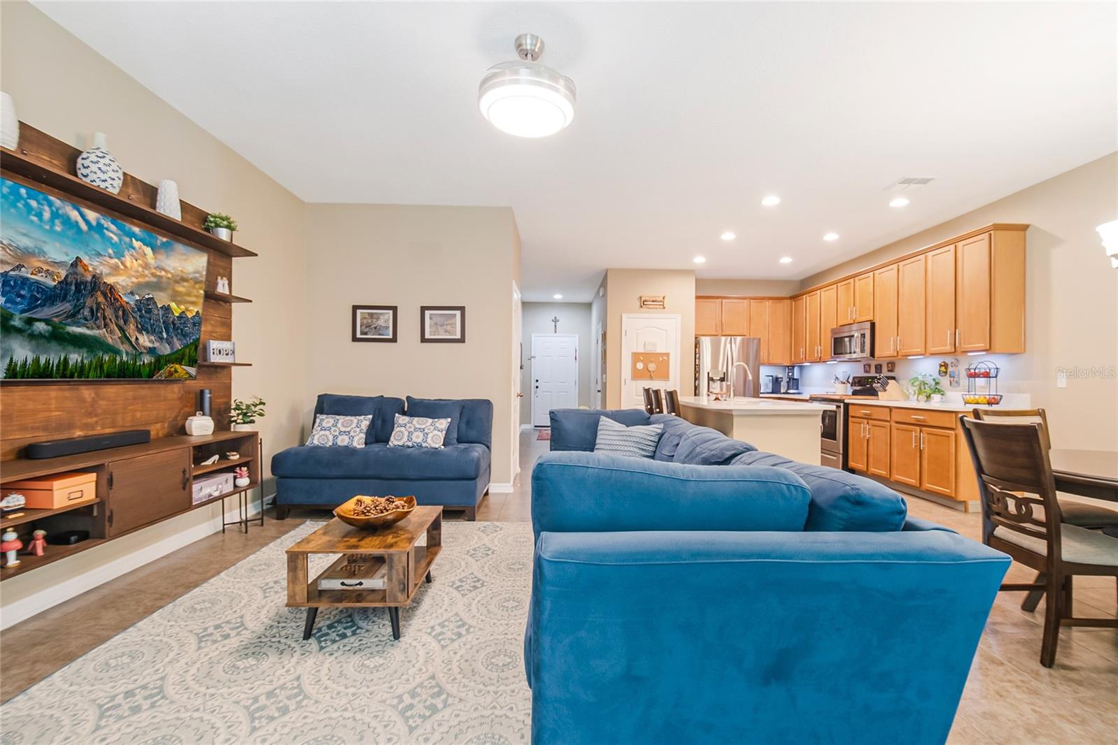 2775 RIVER LANDING DR