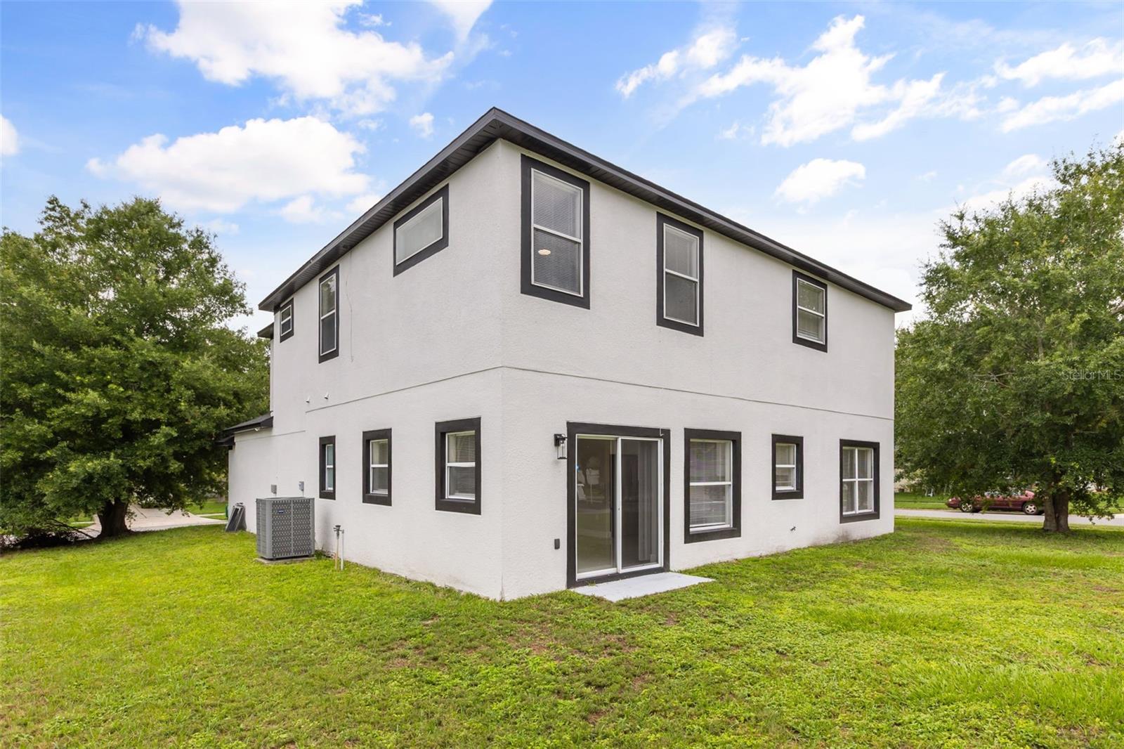 1005 CHASE DR