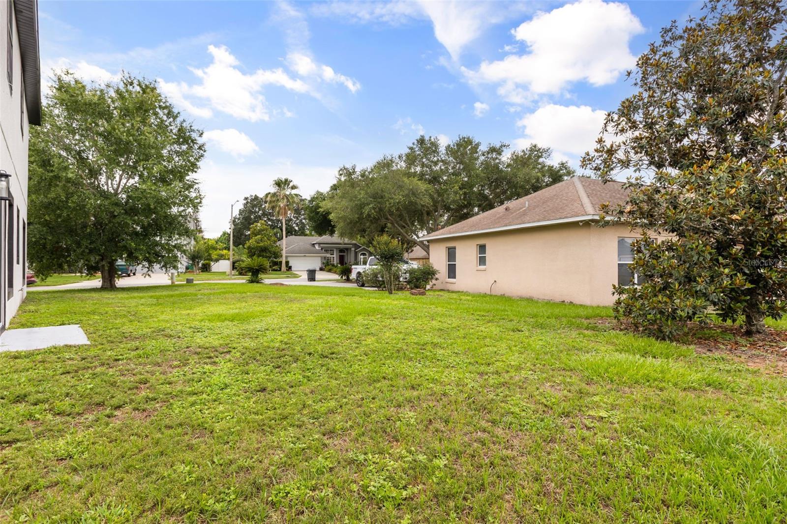 1005 CHASE DR