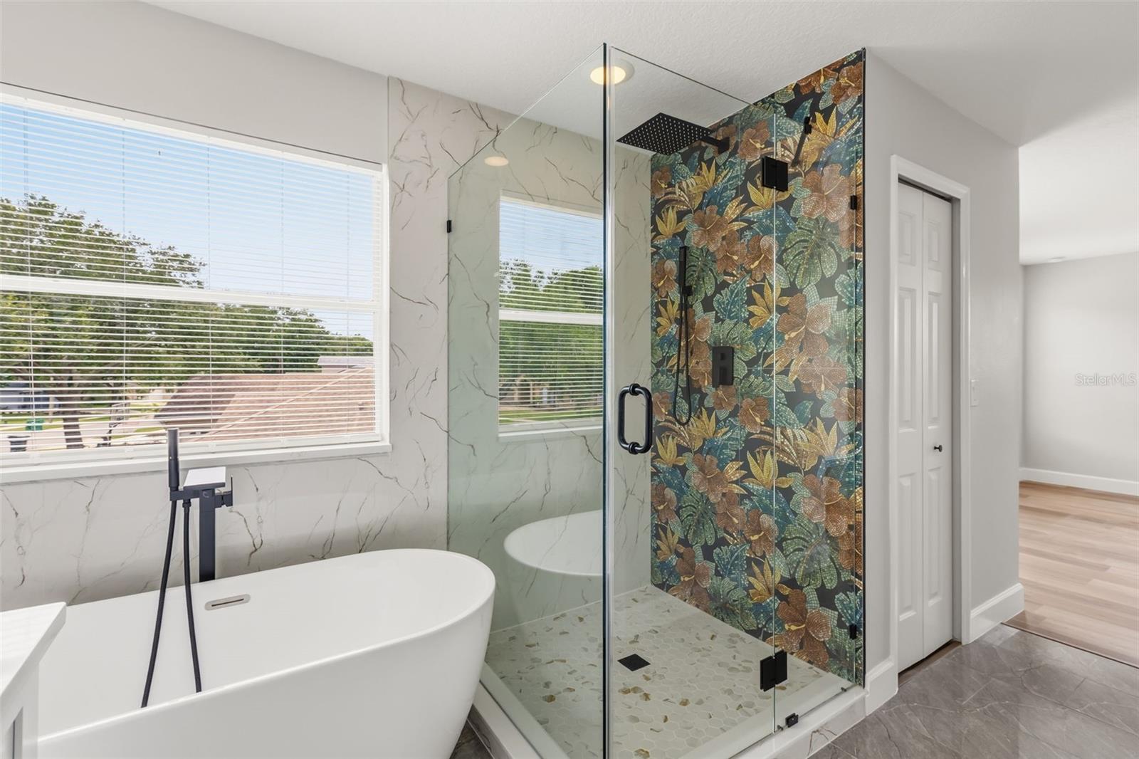 1005 CHASE DR