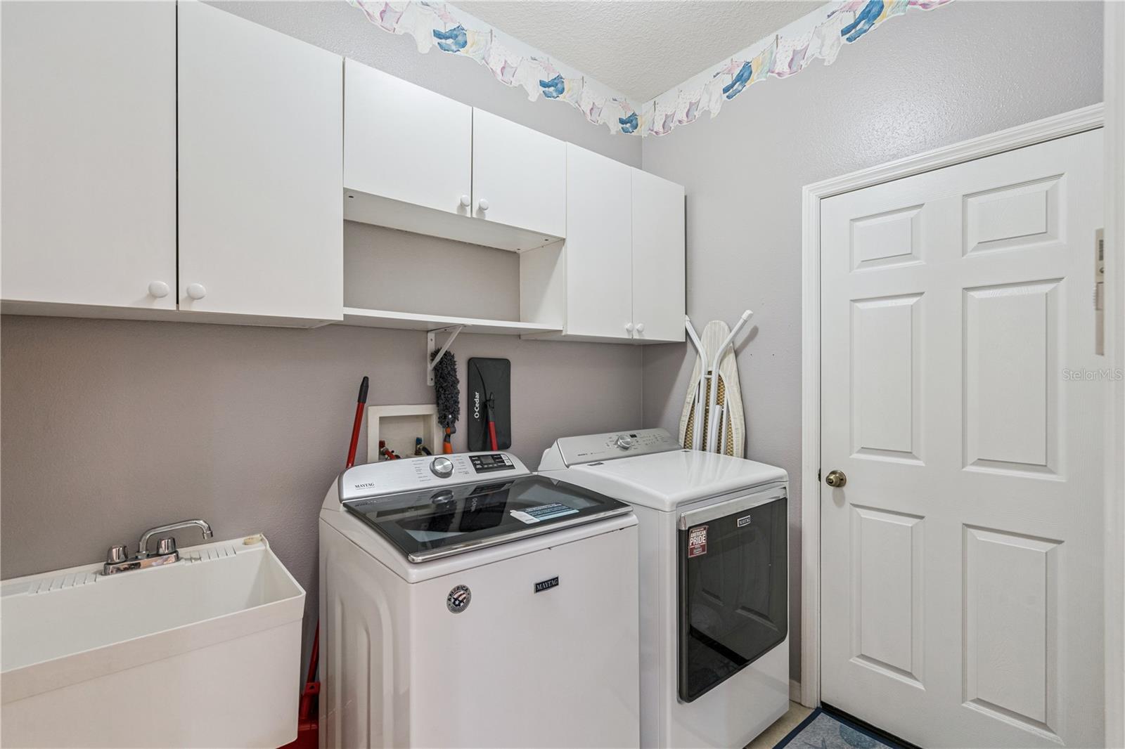 480 ROB ROY DR
