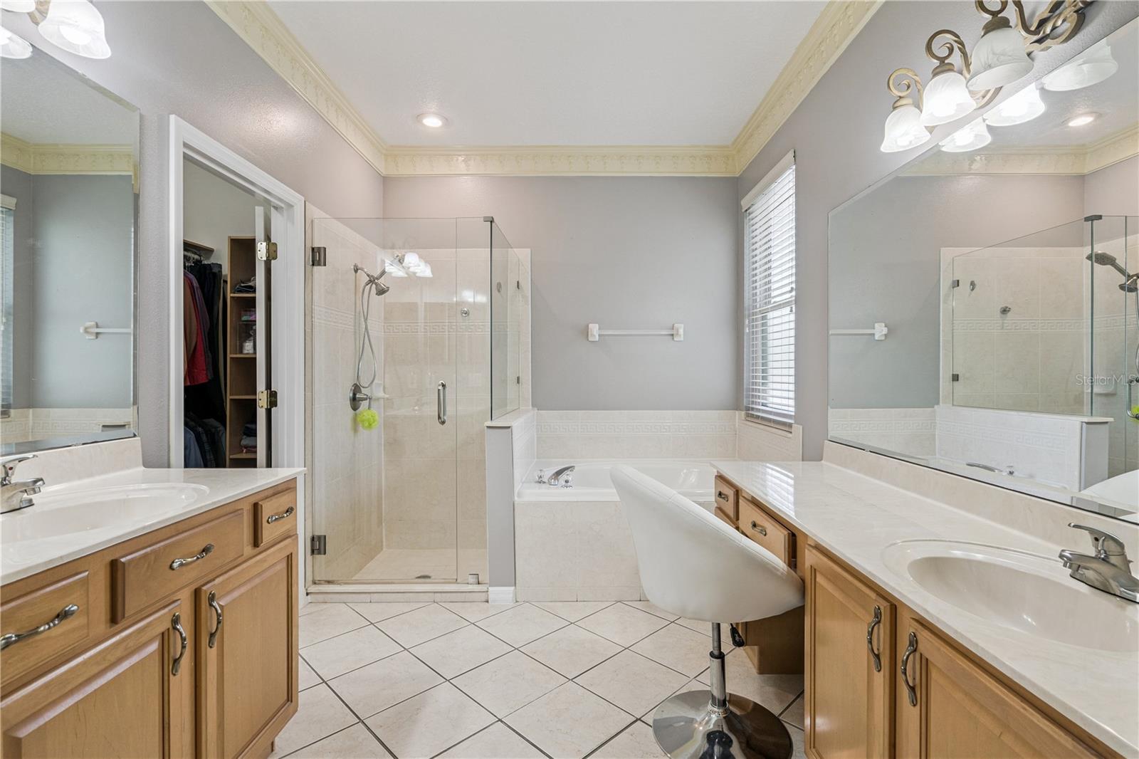 480 ROB ROY DR