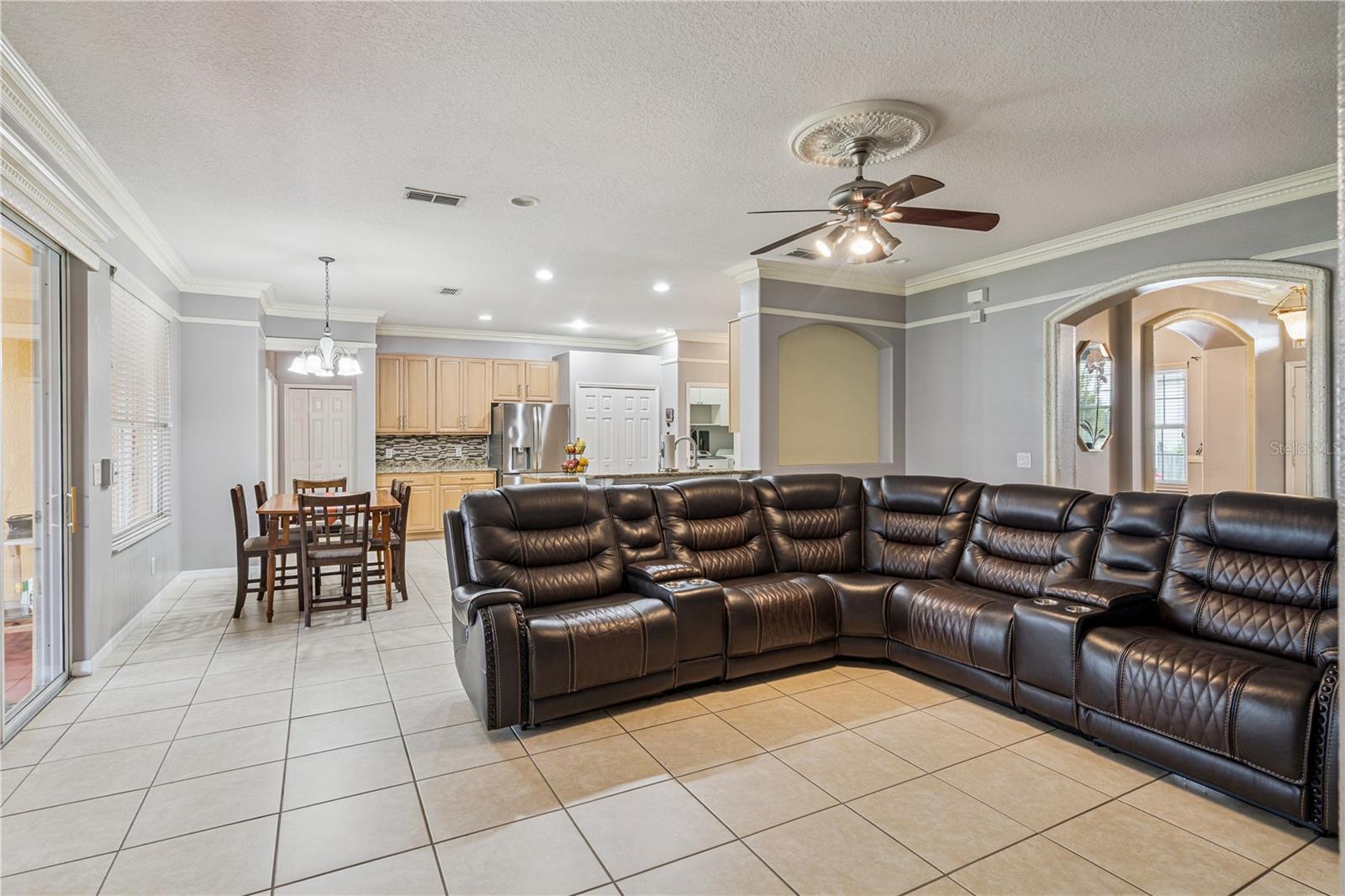 480 ROB ROY DR