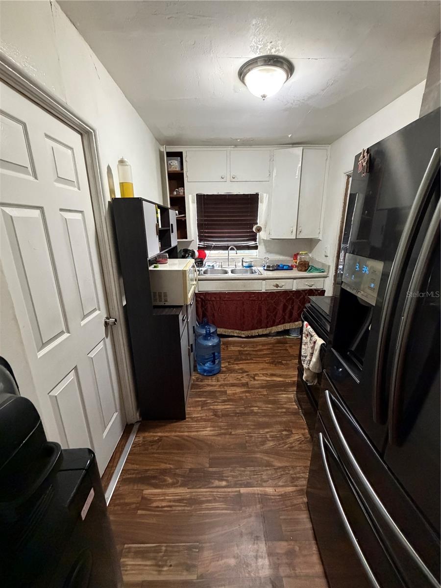 6923,6925,6927 ANOKA DR