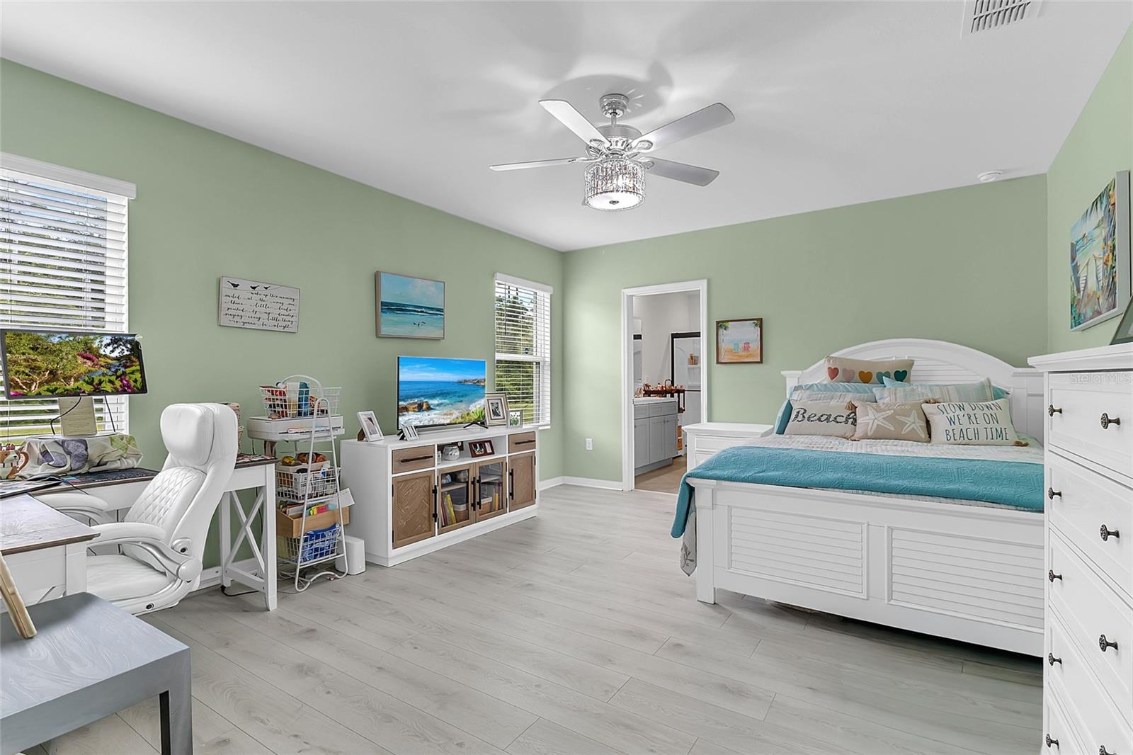 3241 CARPENTARIA DR