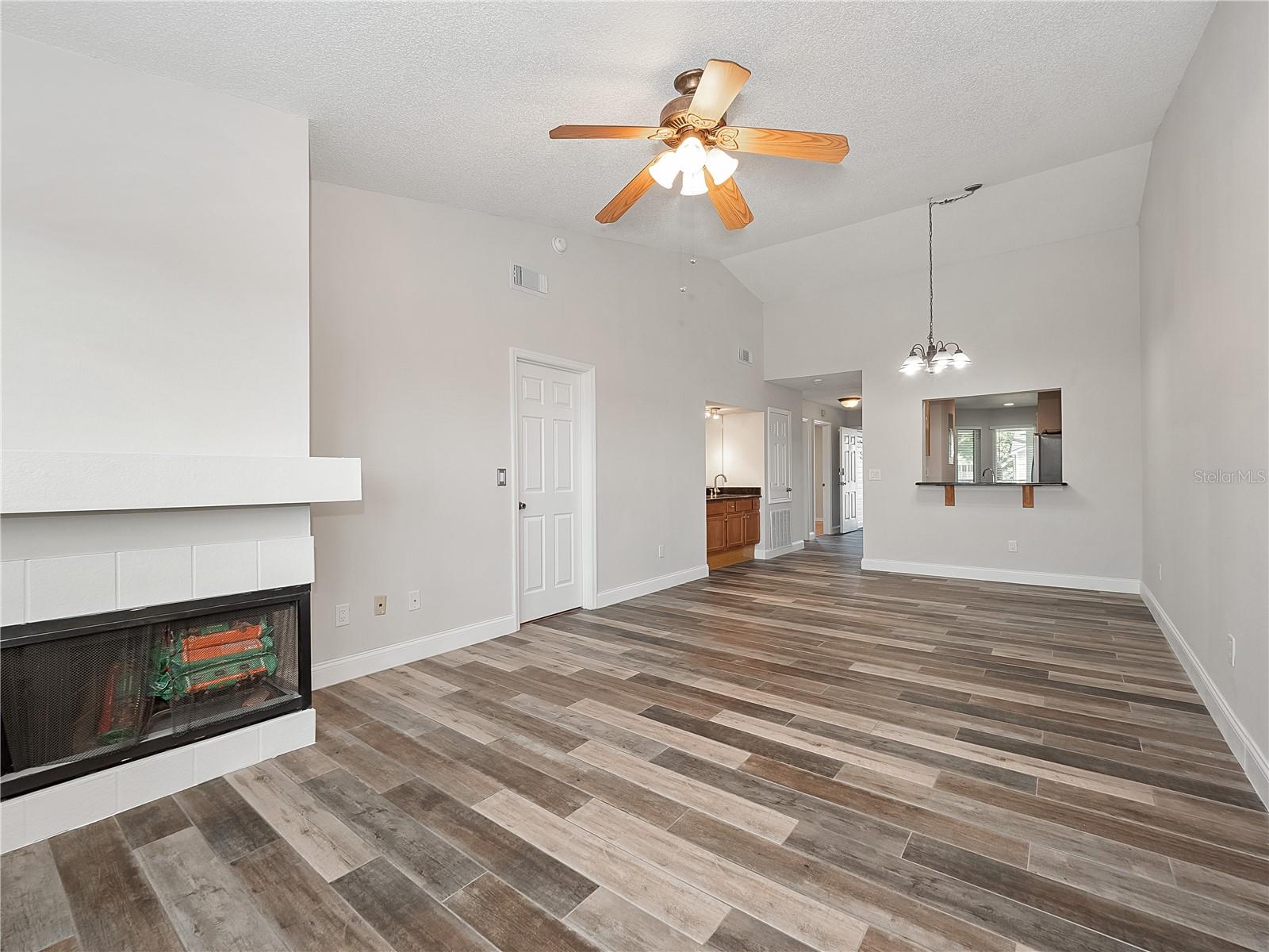9532 DARIEN AVE #9532