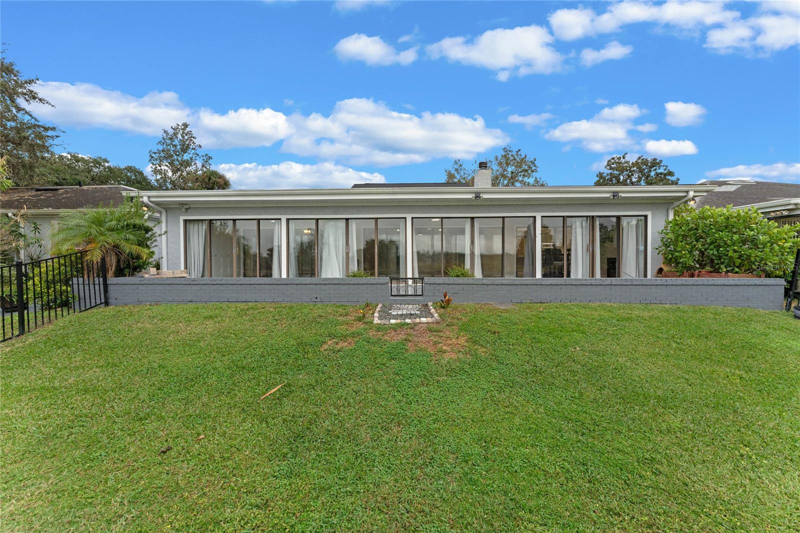 1543 LAKE MARION DR