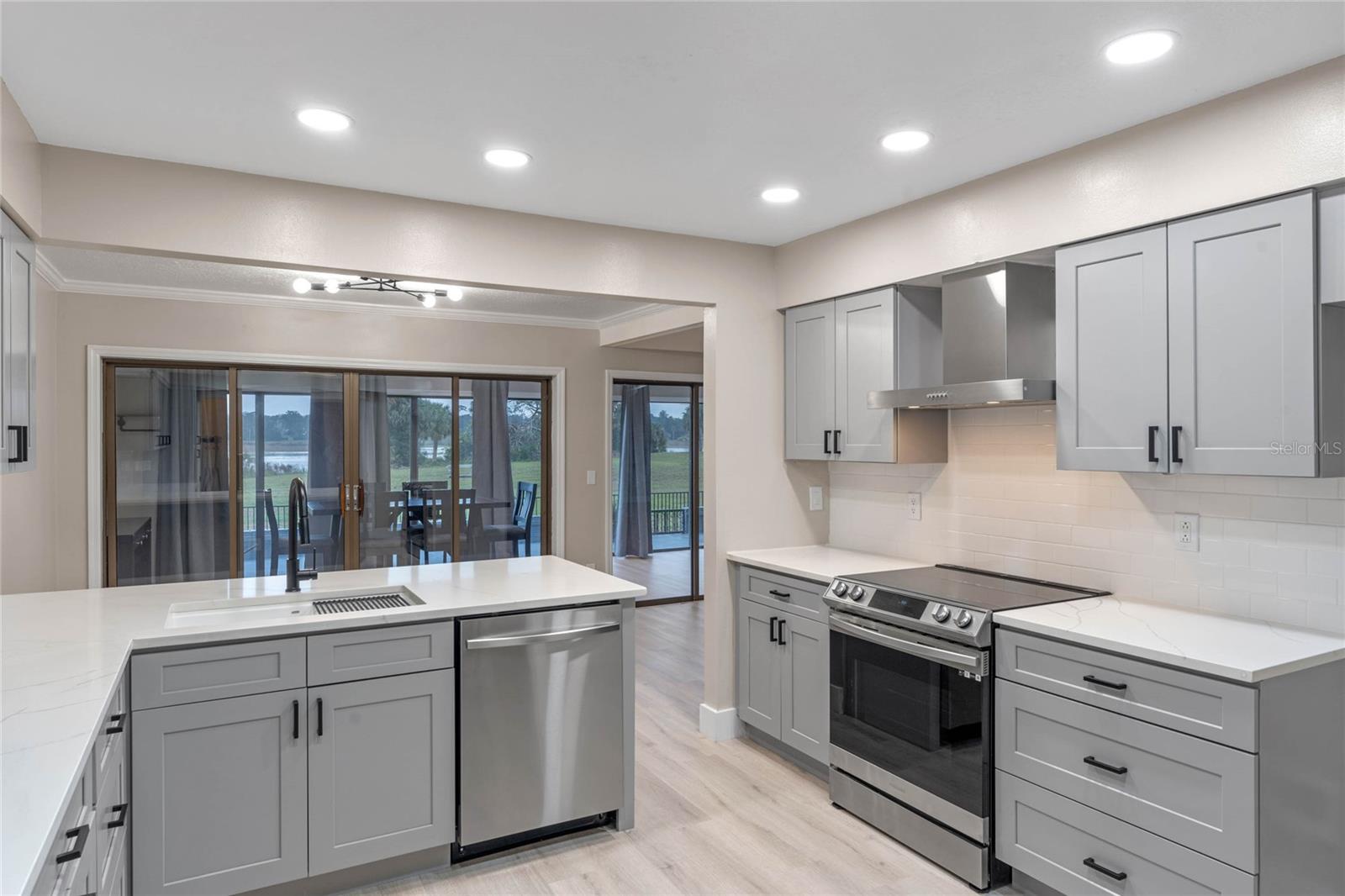 1543 LAKE MARION DR