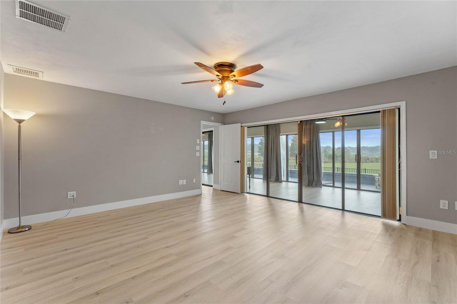 1543 LAKE MARION DR