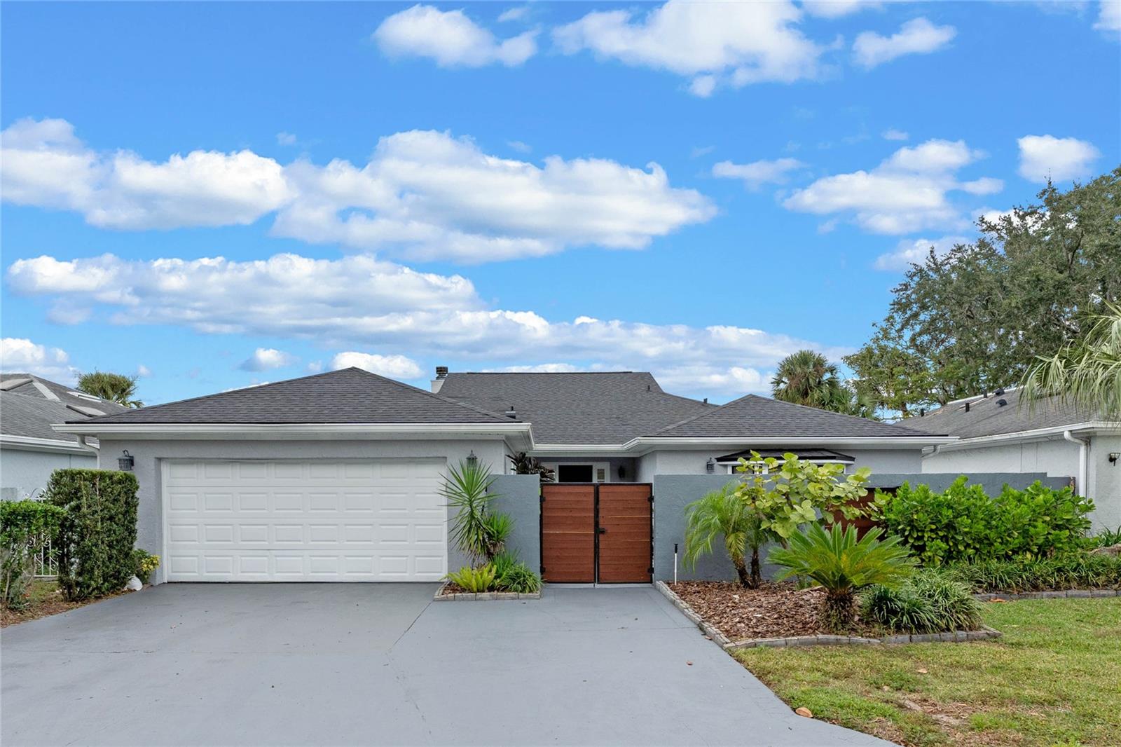 1543 LAKE MARION DR