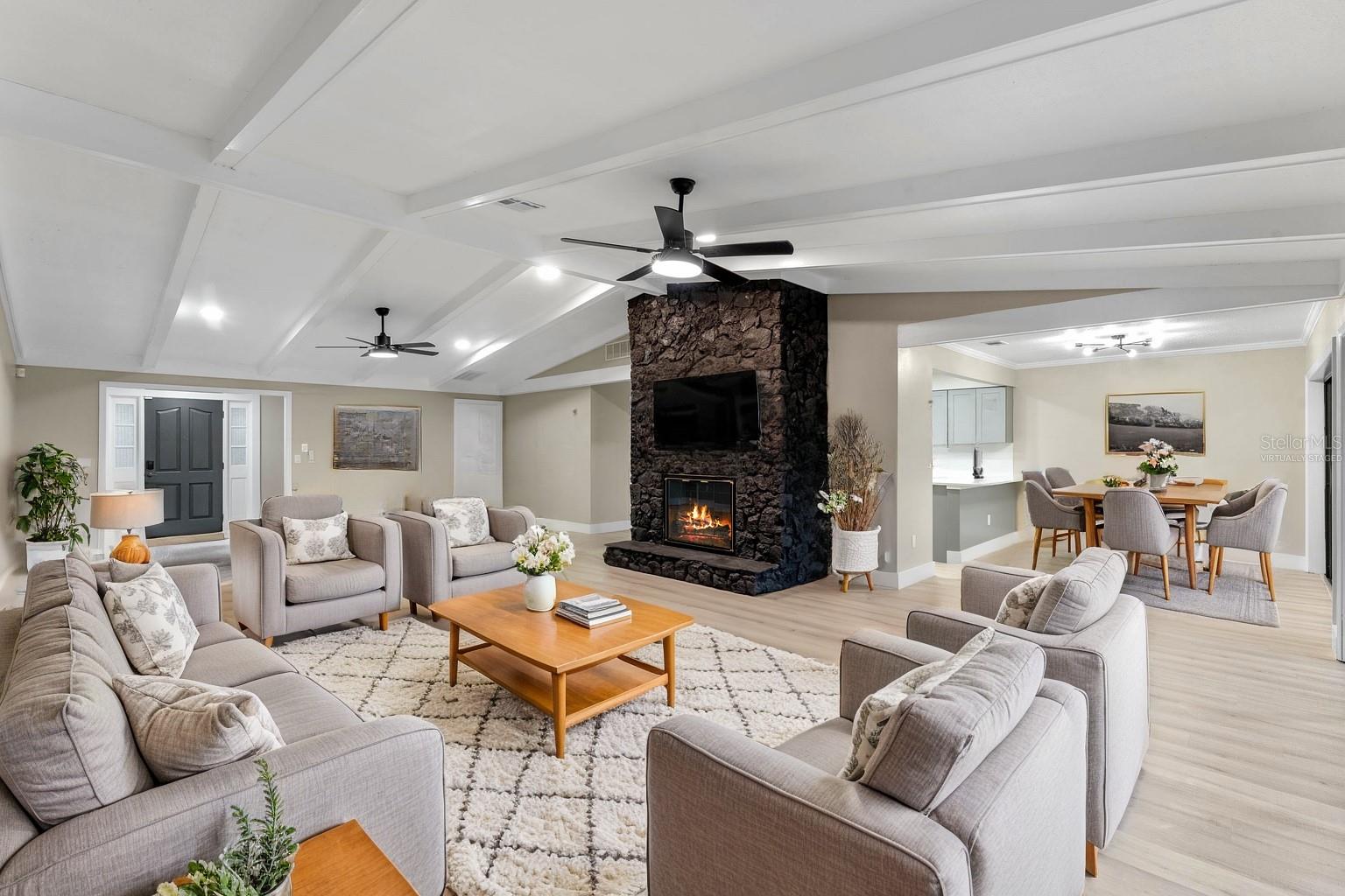 1543 LAKE MARION DR