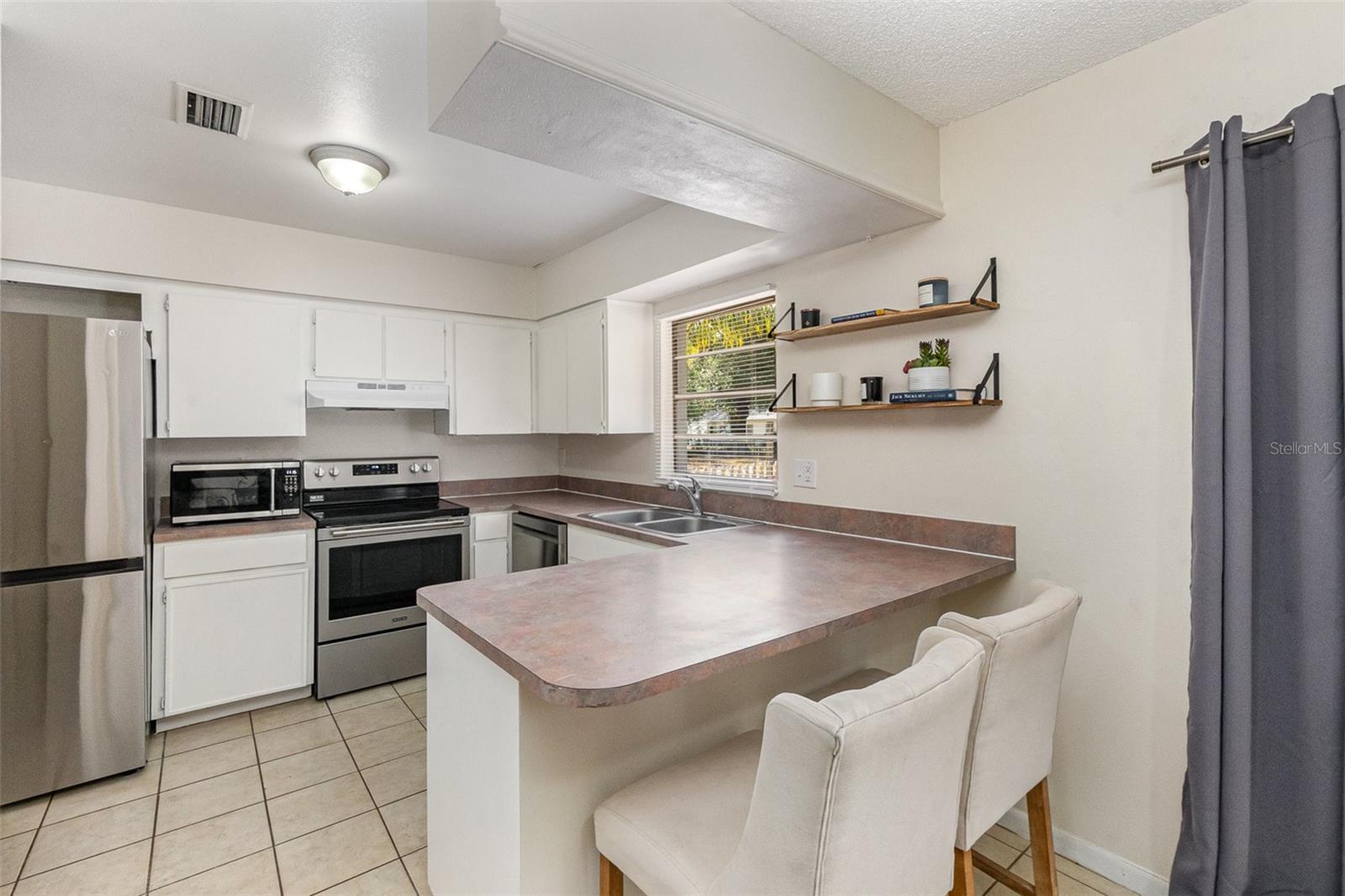 1622 CRYSTALVIEW TRL