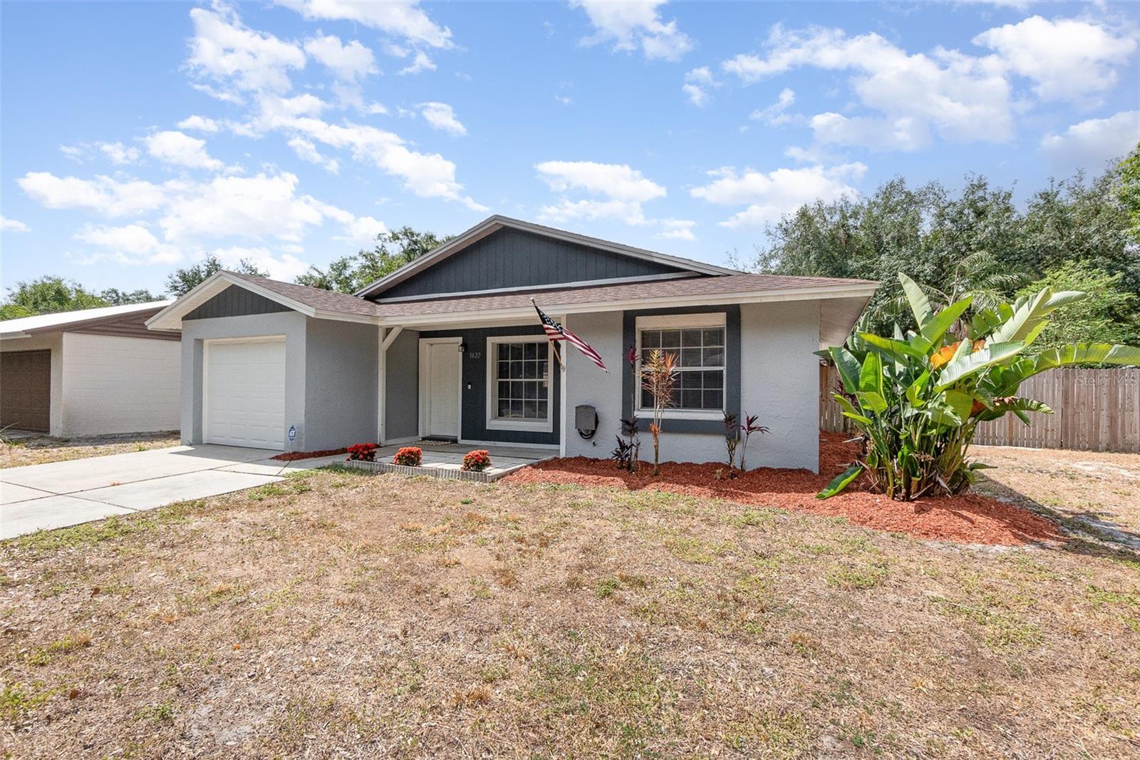 1622 CRYSTALVIEW TRL