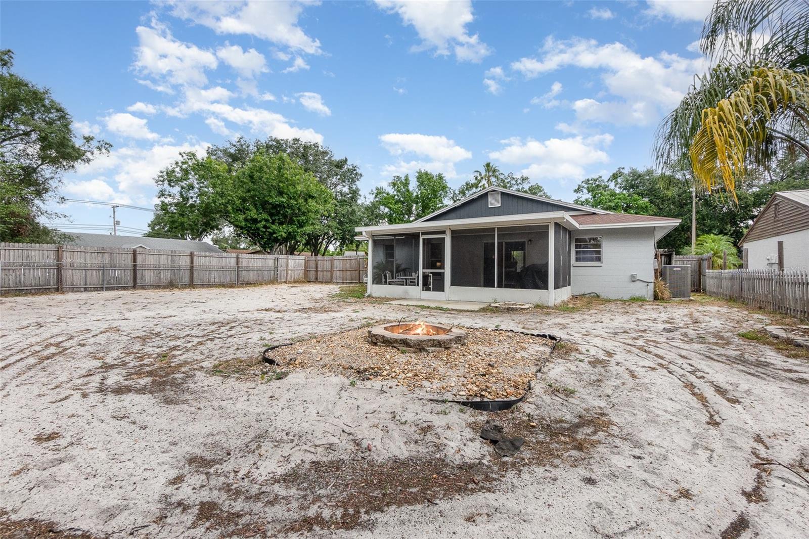 1622 CRYSTALVIEW TRL