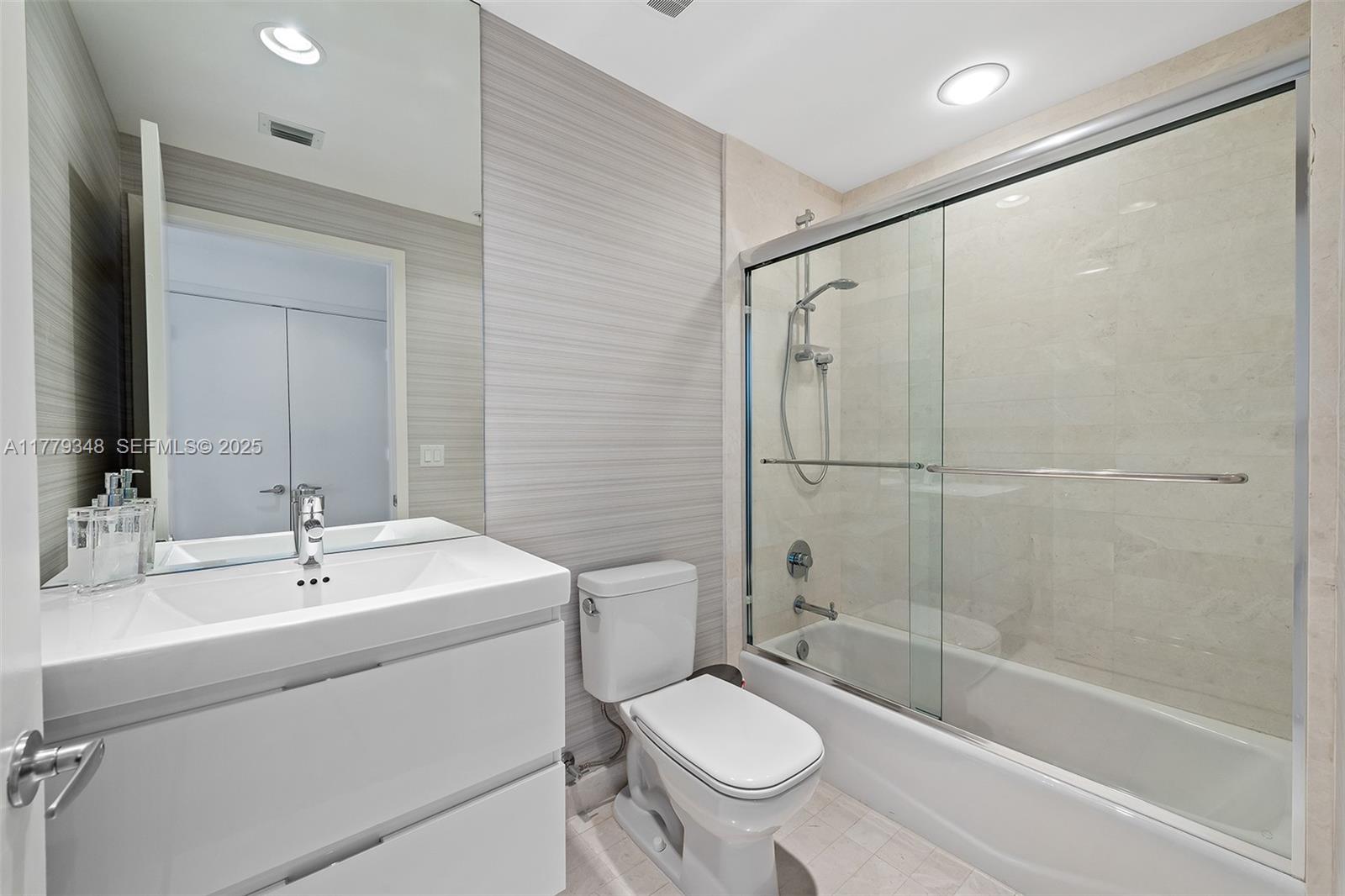 17301 E Biscayne Boulevard 310