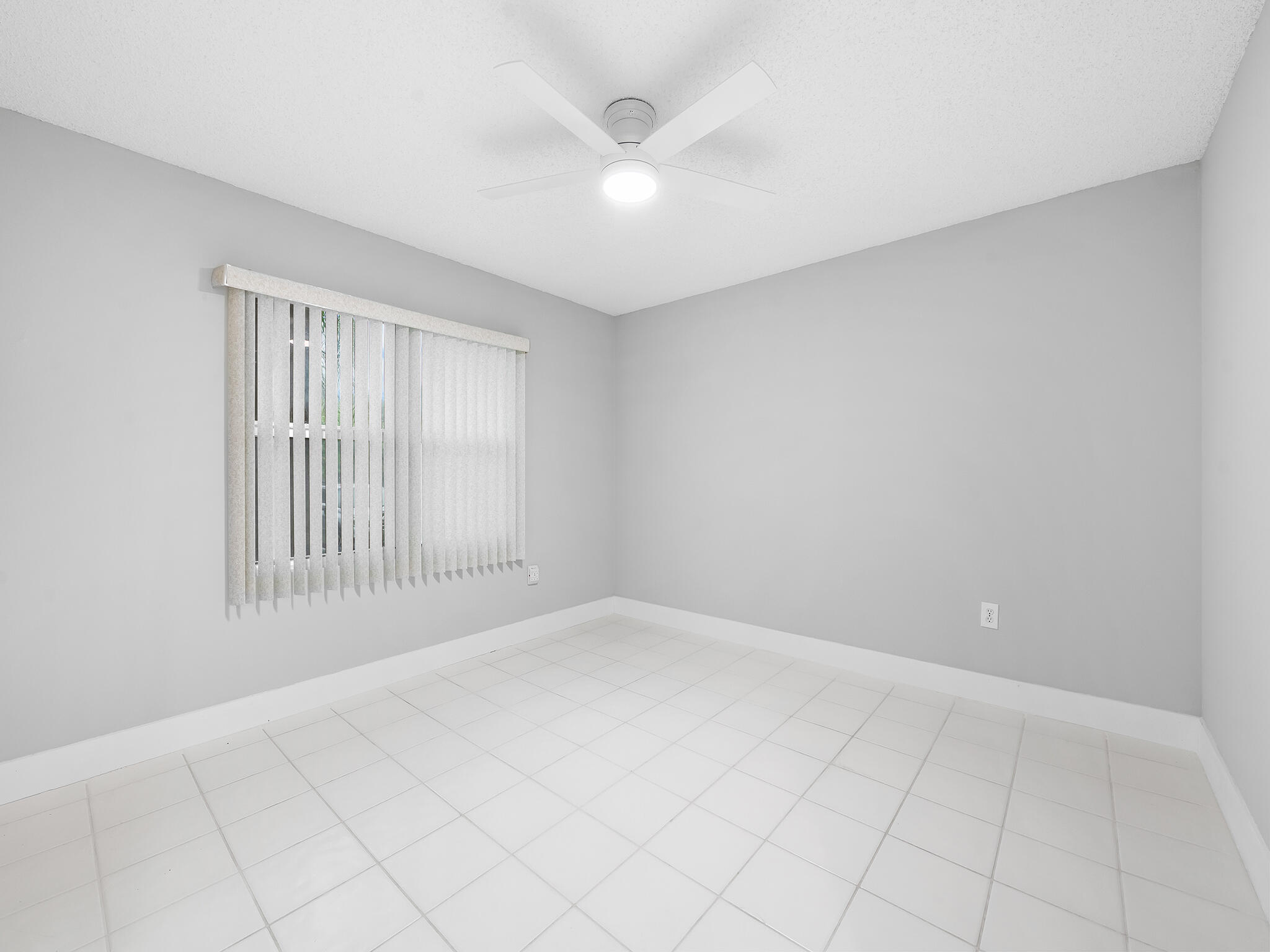550 SW 137 Avenue L114