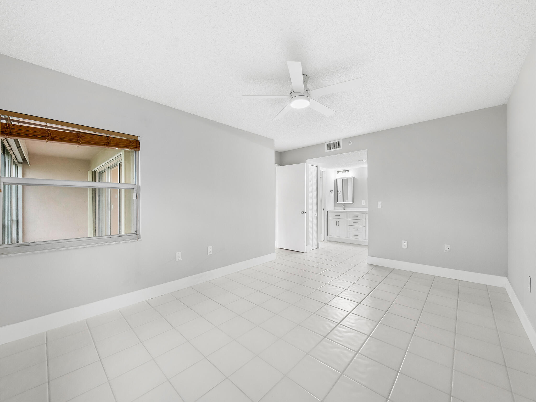 550 SW 137 Avenue L114