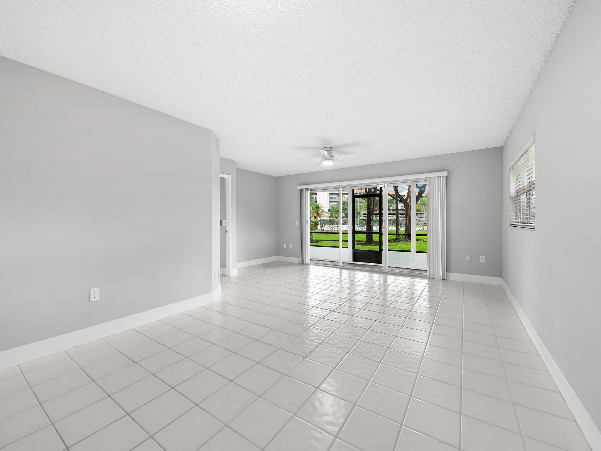 550 SW 137 Avenue L114