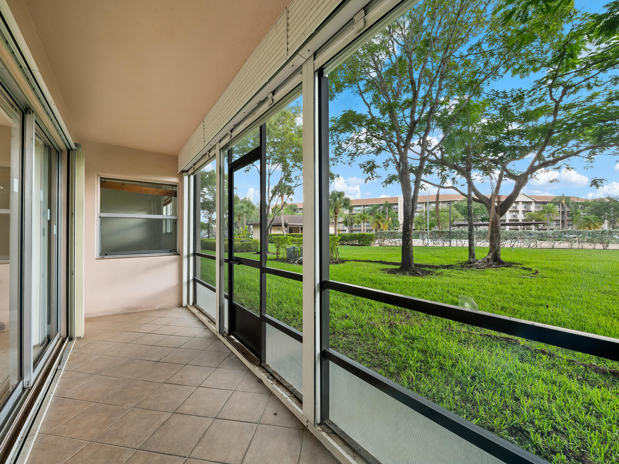 550 SW 137 Avenue L114