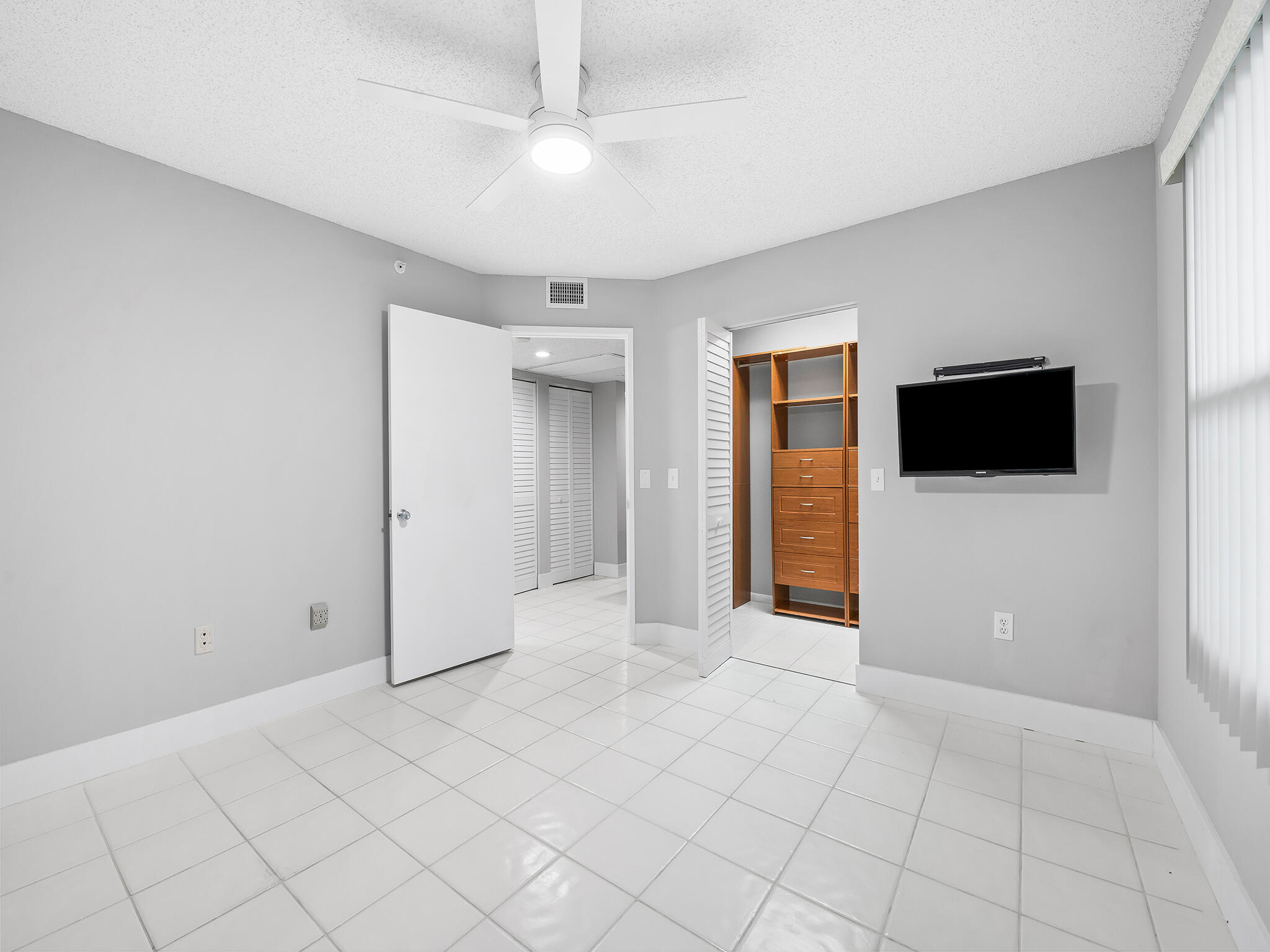 550 SW 137 Avenue L114