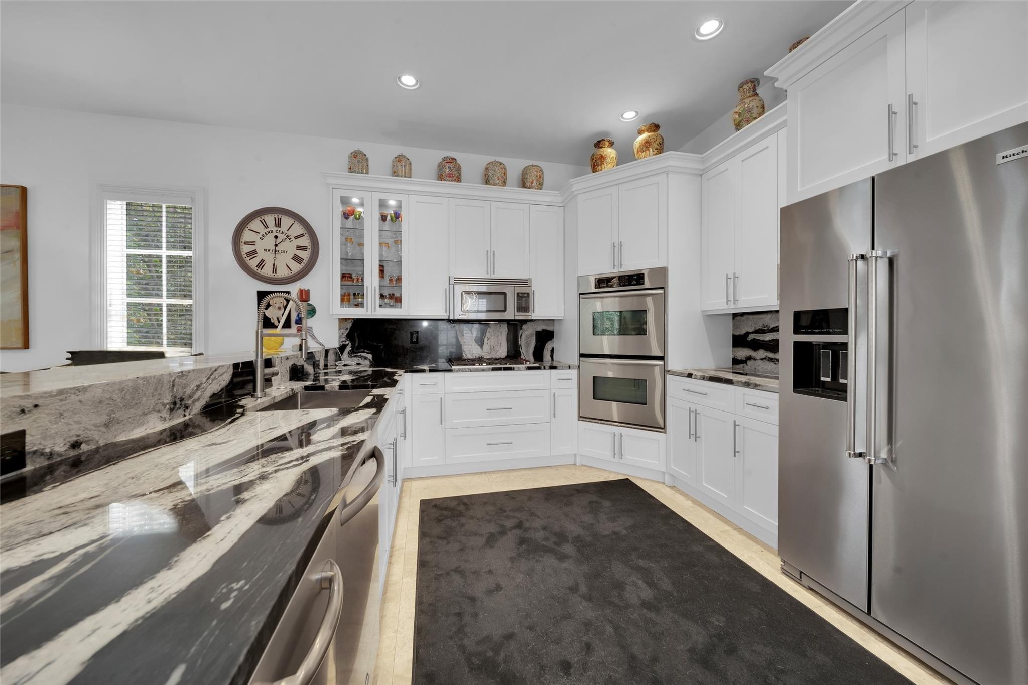 705 NE 17TH WAY