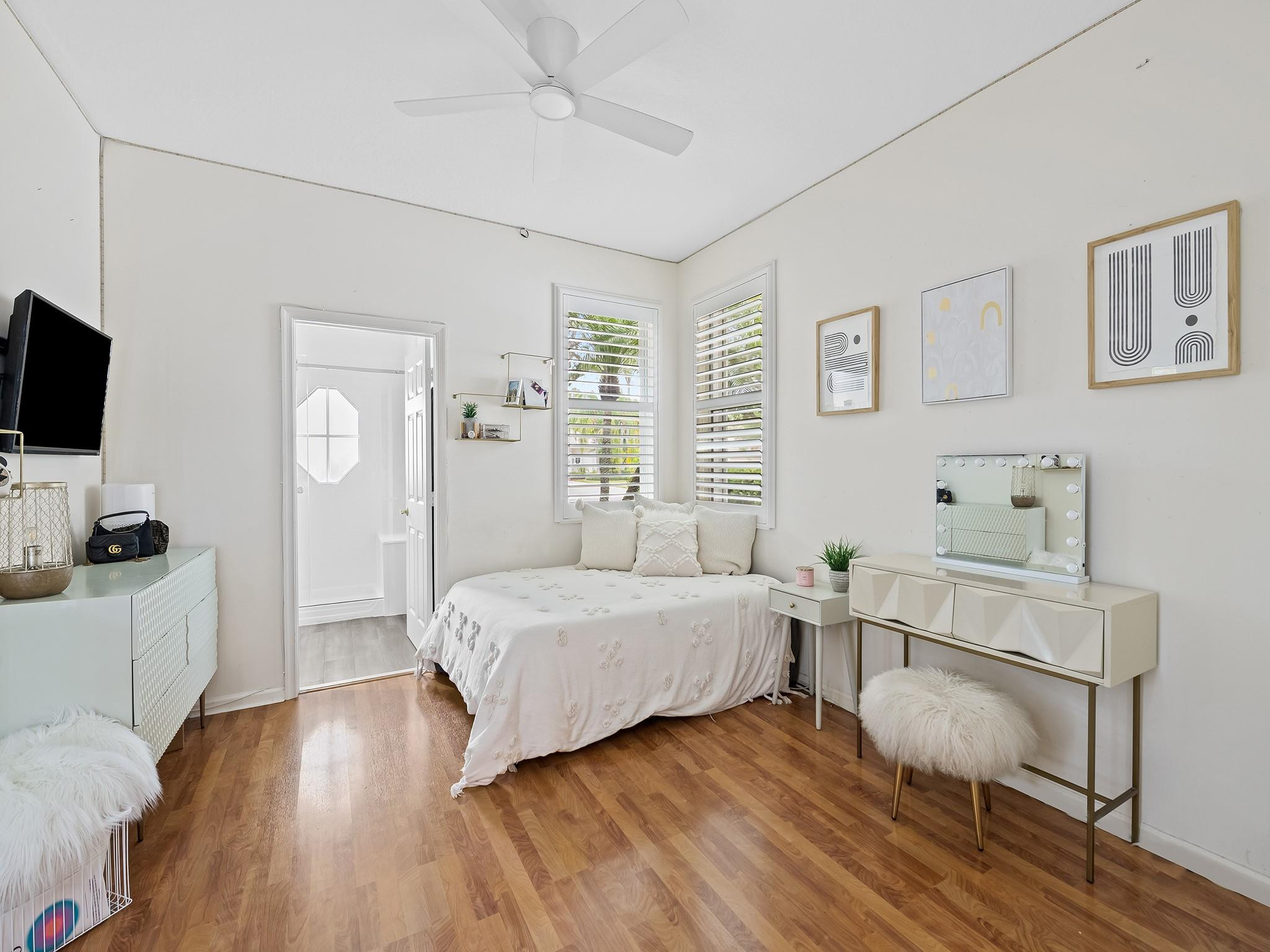 2548 Bay Pointe Dr