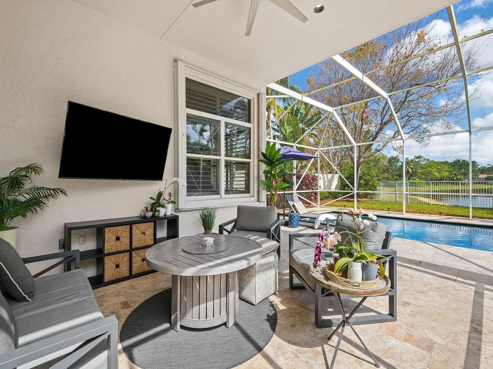 2548 Bay Pointe Dr
