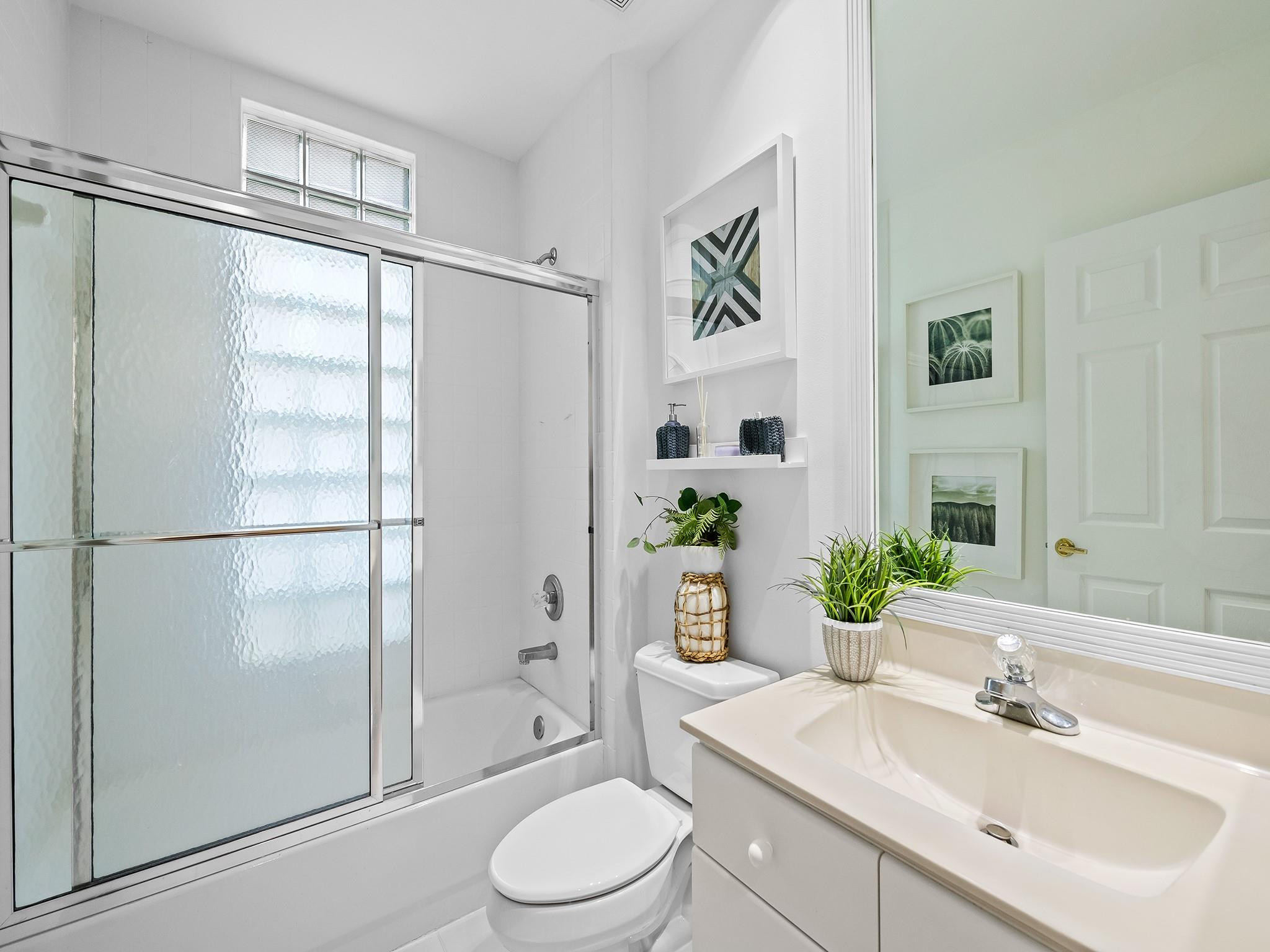 2548 Bay Pointe Dr
