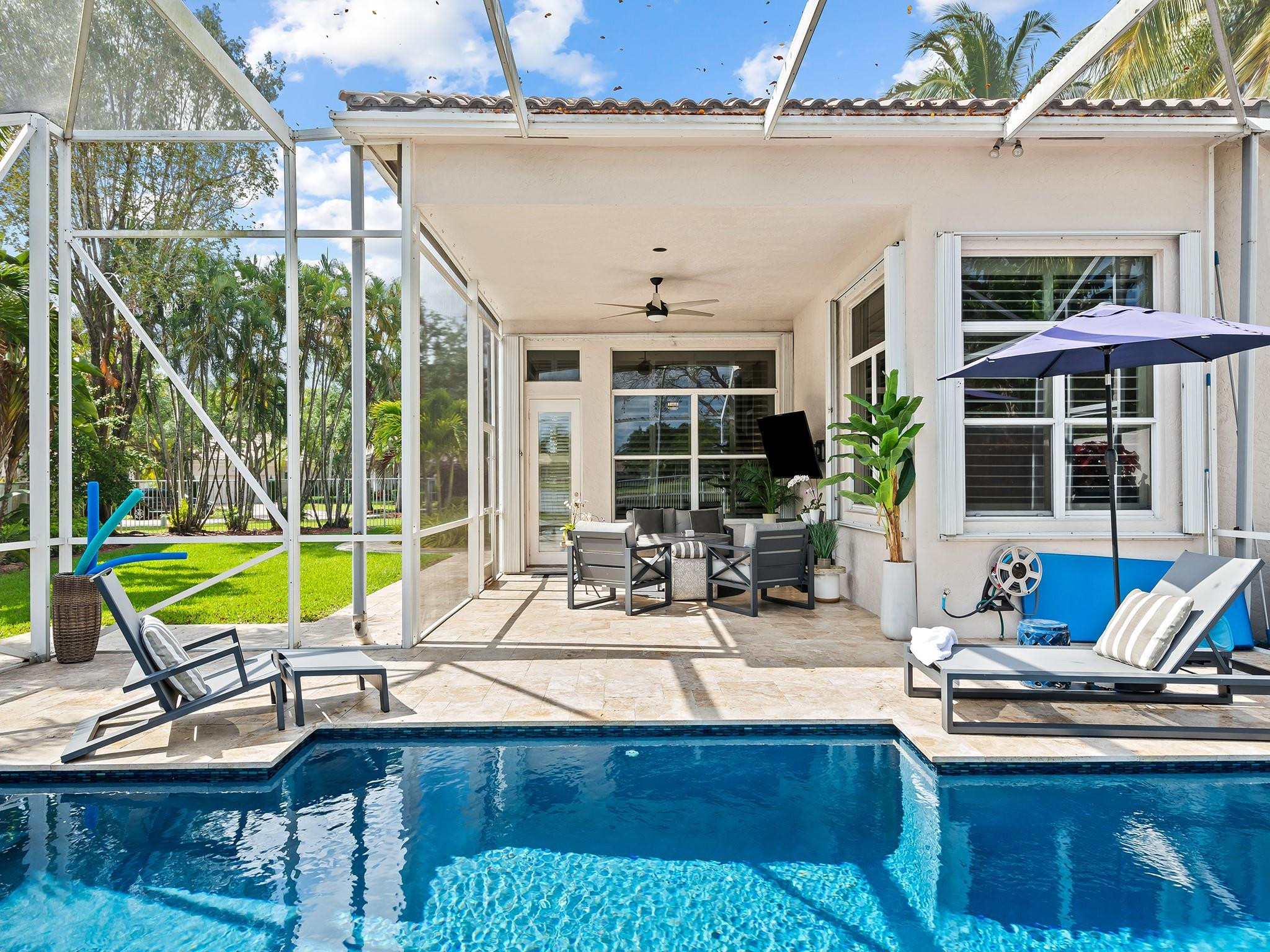 2548 Bay Pointe Dr