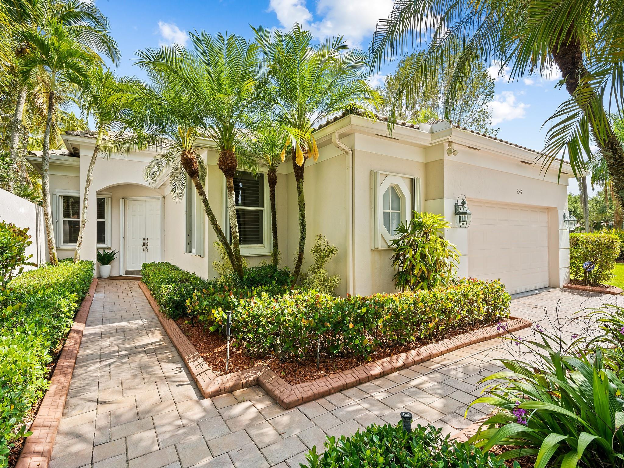 2548 Bay Pointe Dr