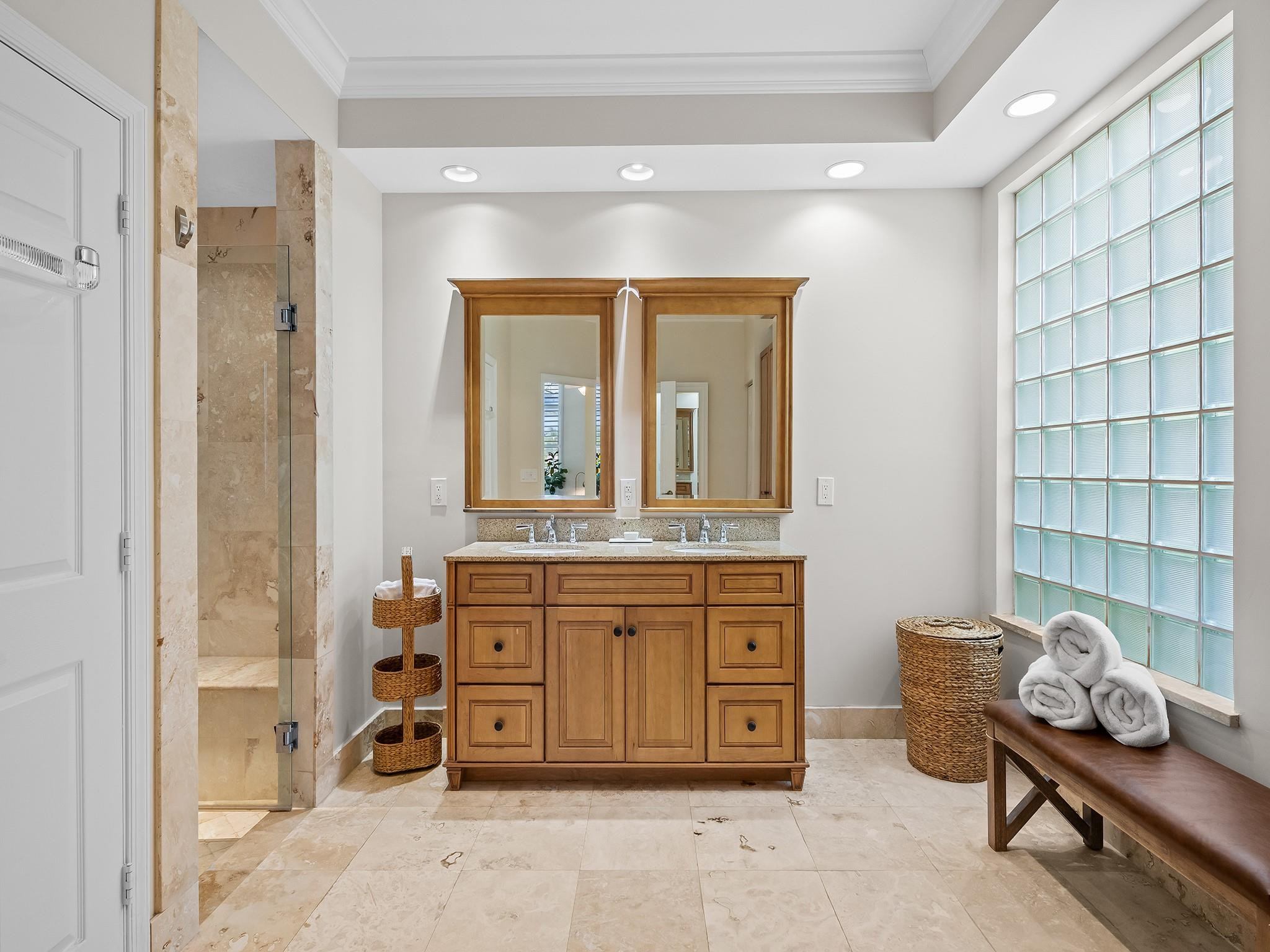 2548 Bay Pointe Dr