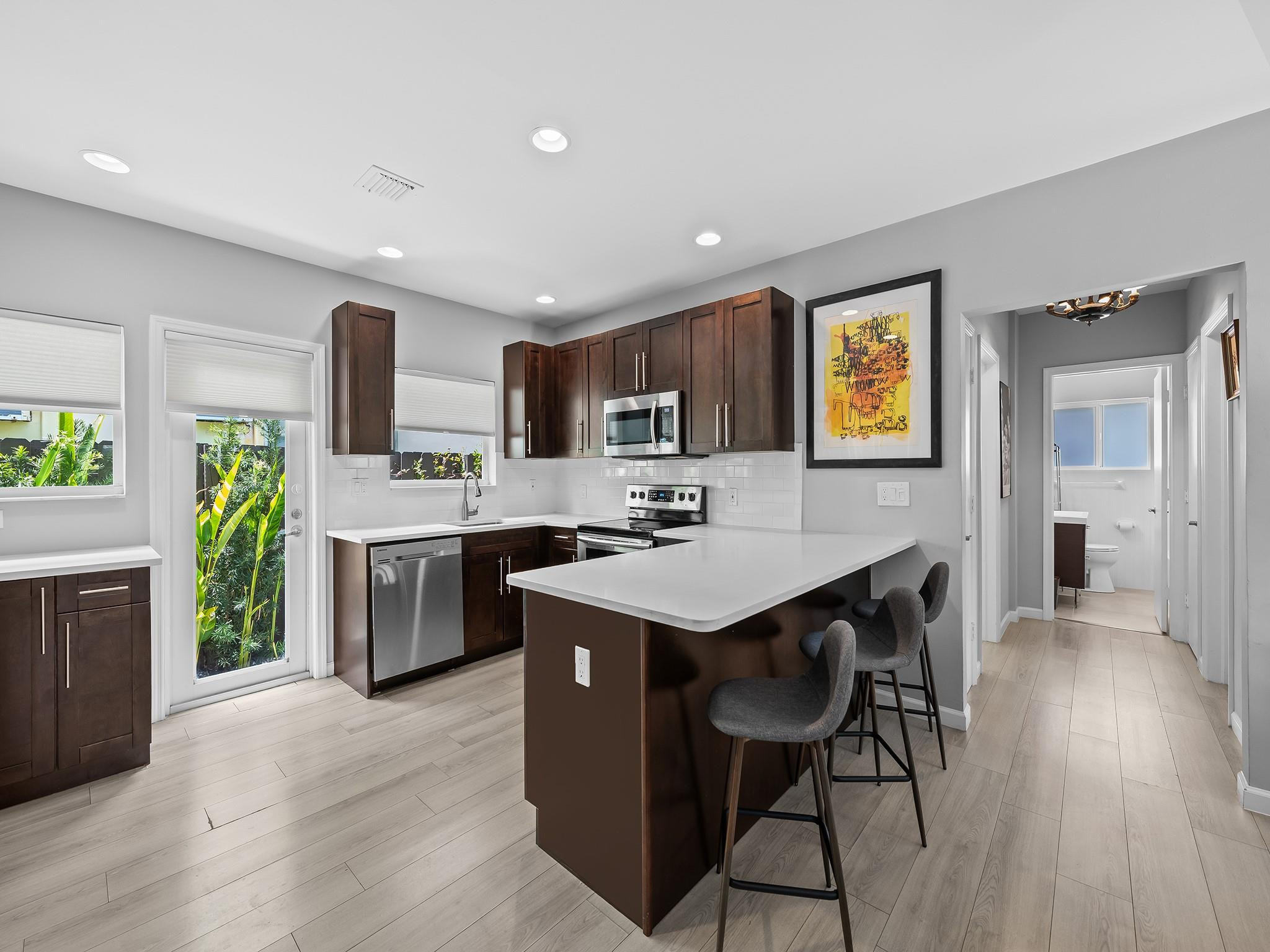 808 NE 17th Way