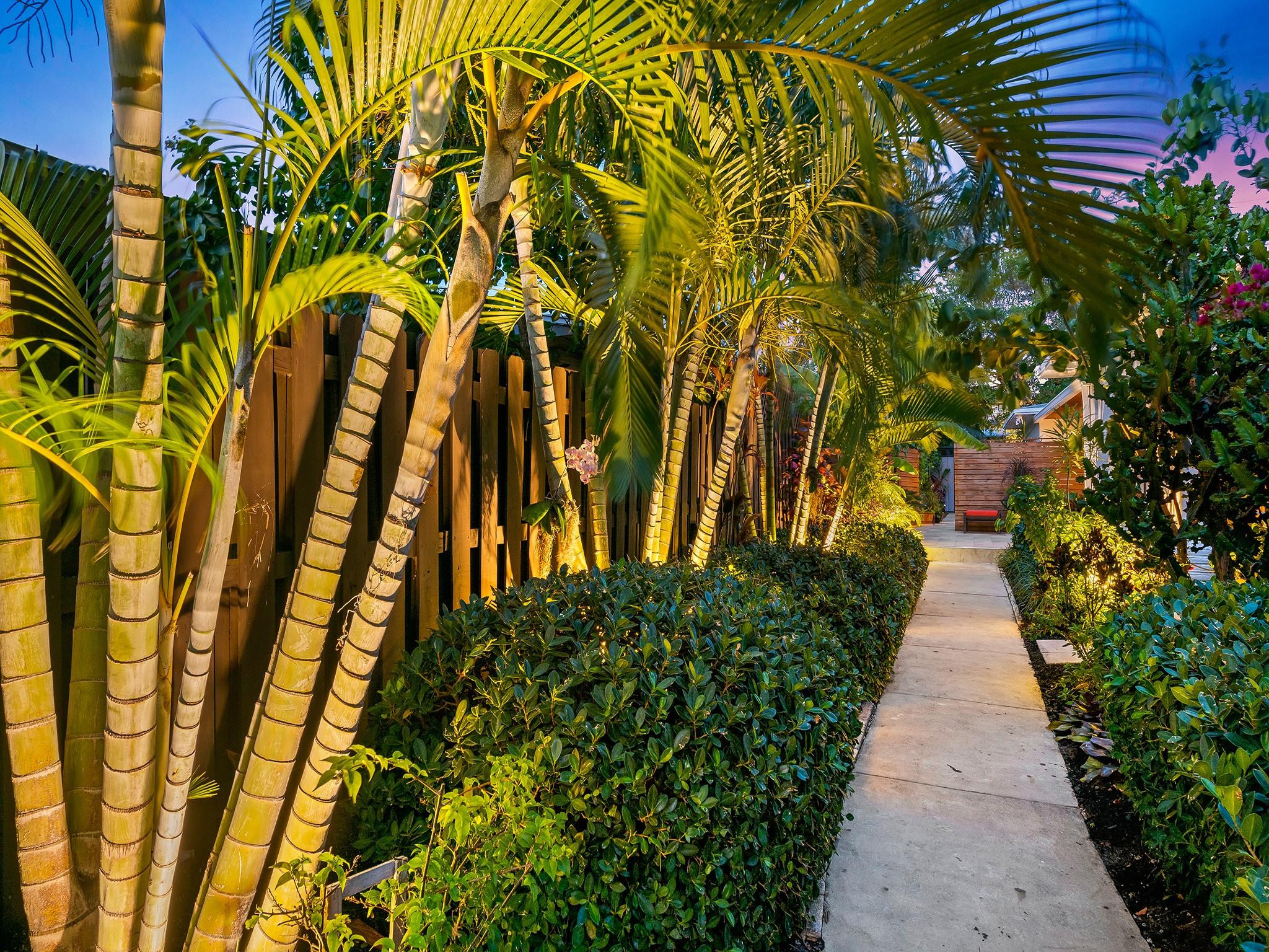 808 NE 17th Way