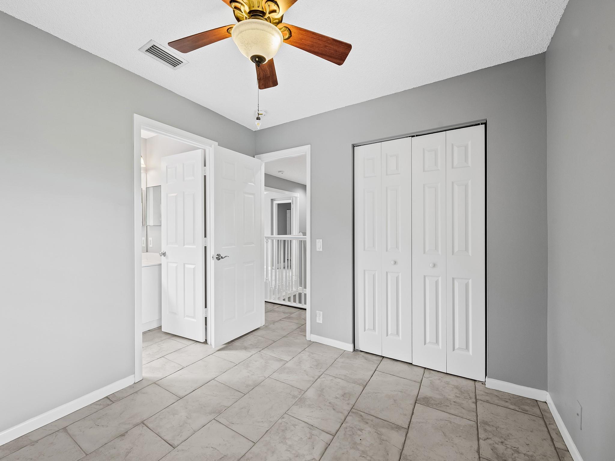 991 Silktree Ln