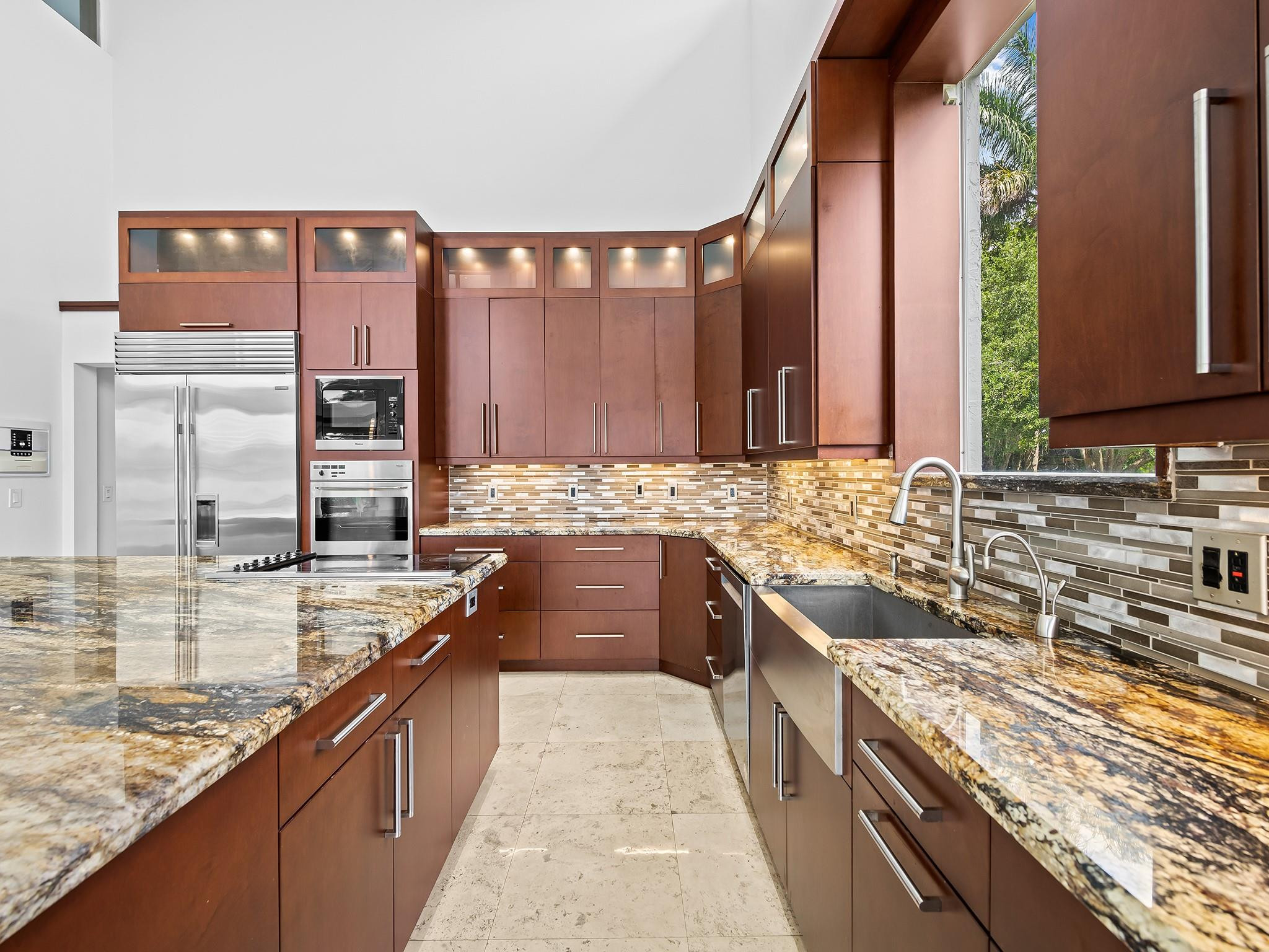 3360 Bridle Path Ln