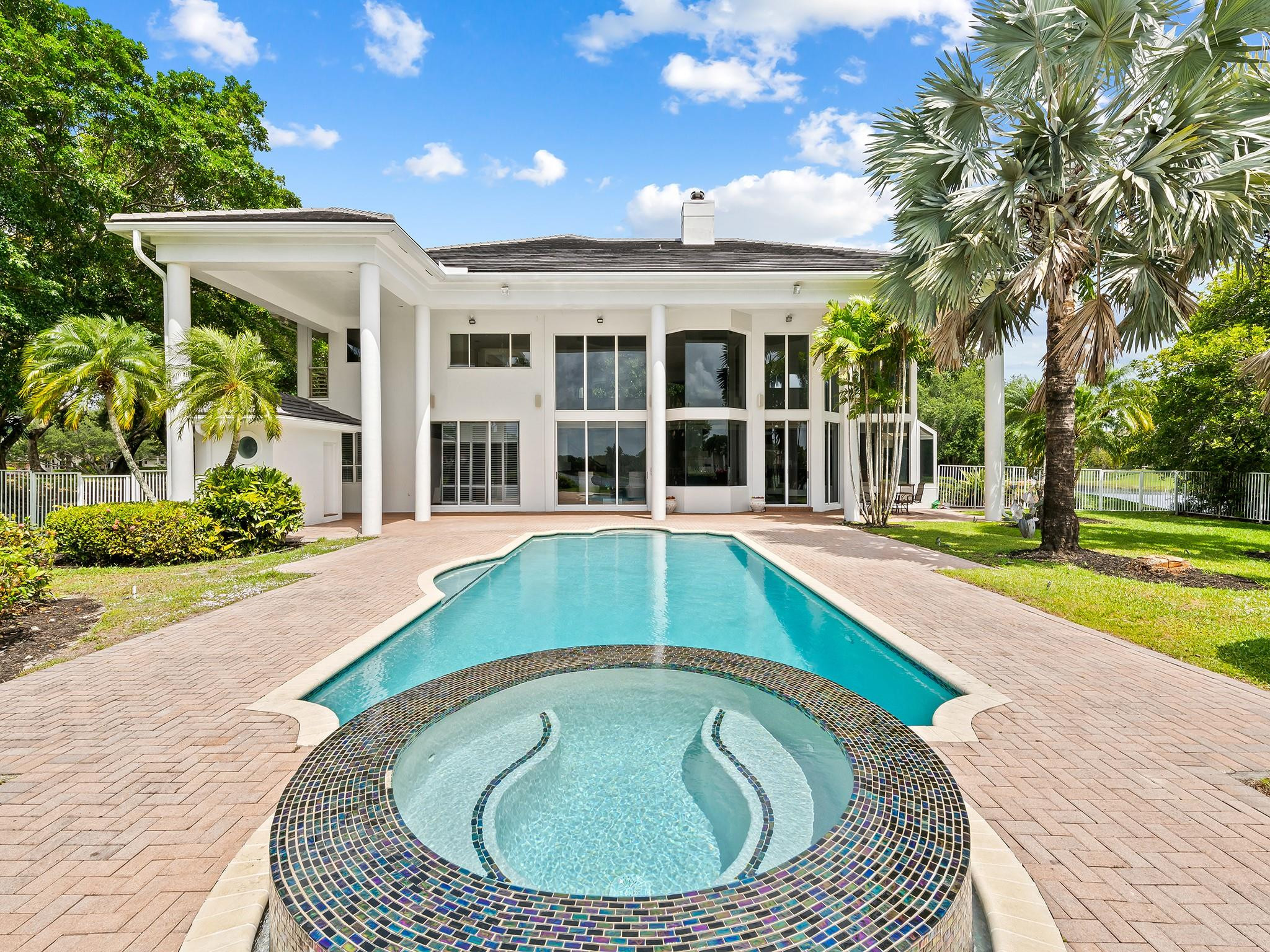3360 Bridle Path Ln