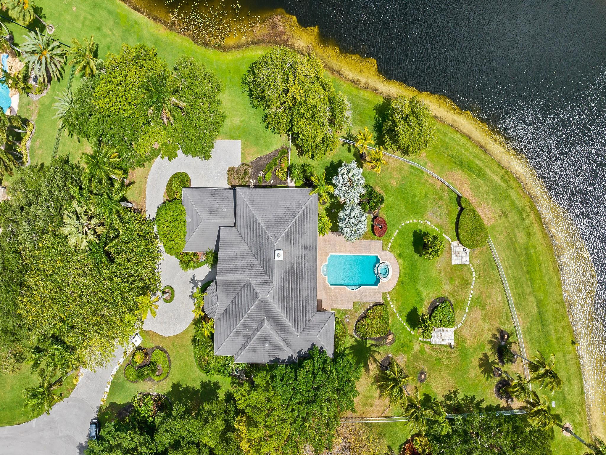 3360 Bridle Path Ln